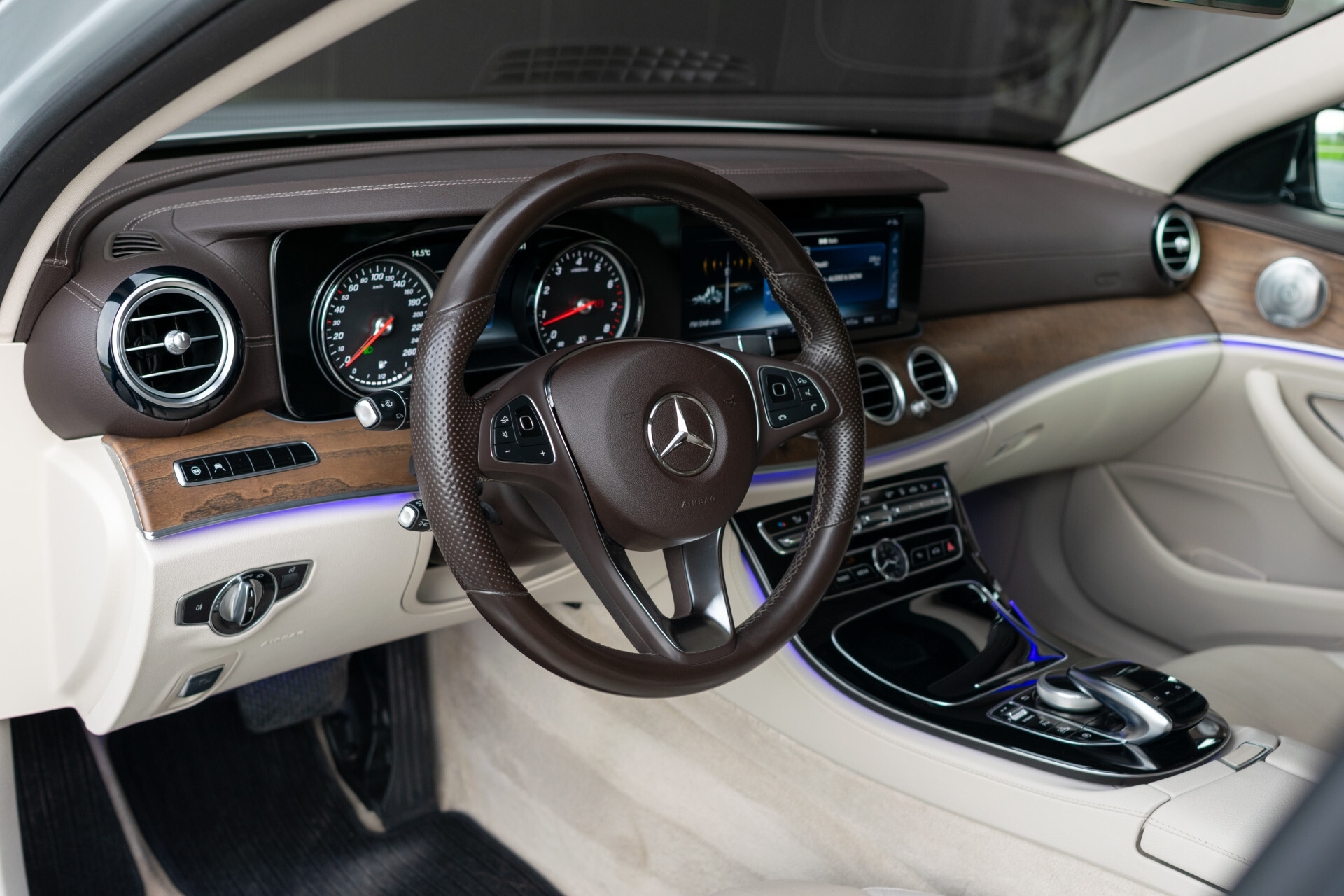 Mercedes-Benz E-Klasse Estate 250 Avantgarde ACC | Standkachel | Comand | 360 | Burmester | Mem | Exclusive | Volledige historie Foto 22