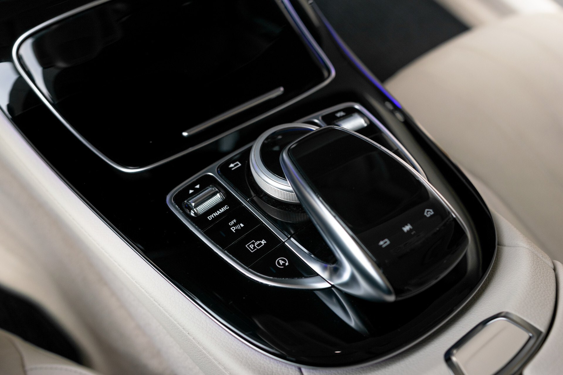 Mercedes-Benz E-Klasse Estate 250 Avantgarde ACC | Standkachel | Comand | 360 | Burmester | Mem | Exclusive | Volledige historie Foto 30