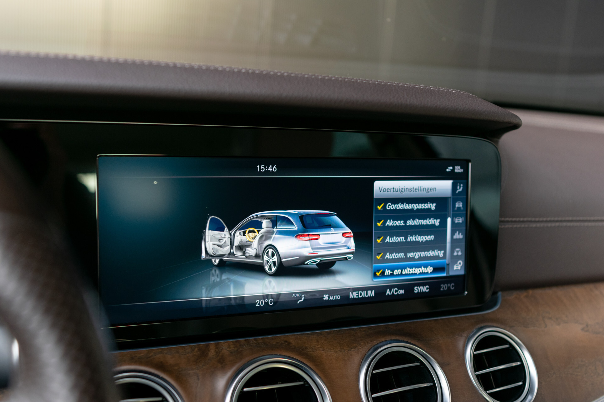 Mercedes-Benz E-Klasse Estate 250 Avantgarde ACC | Standkachel | Comand | 360 | Burmester | Mem | Exclusive | Volledige historie Foto 33