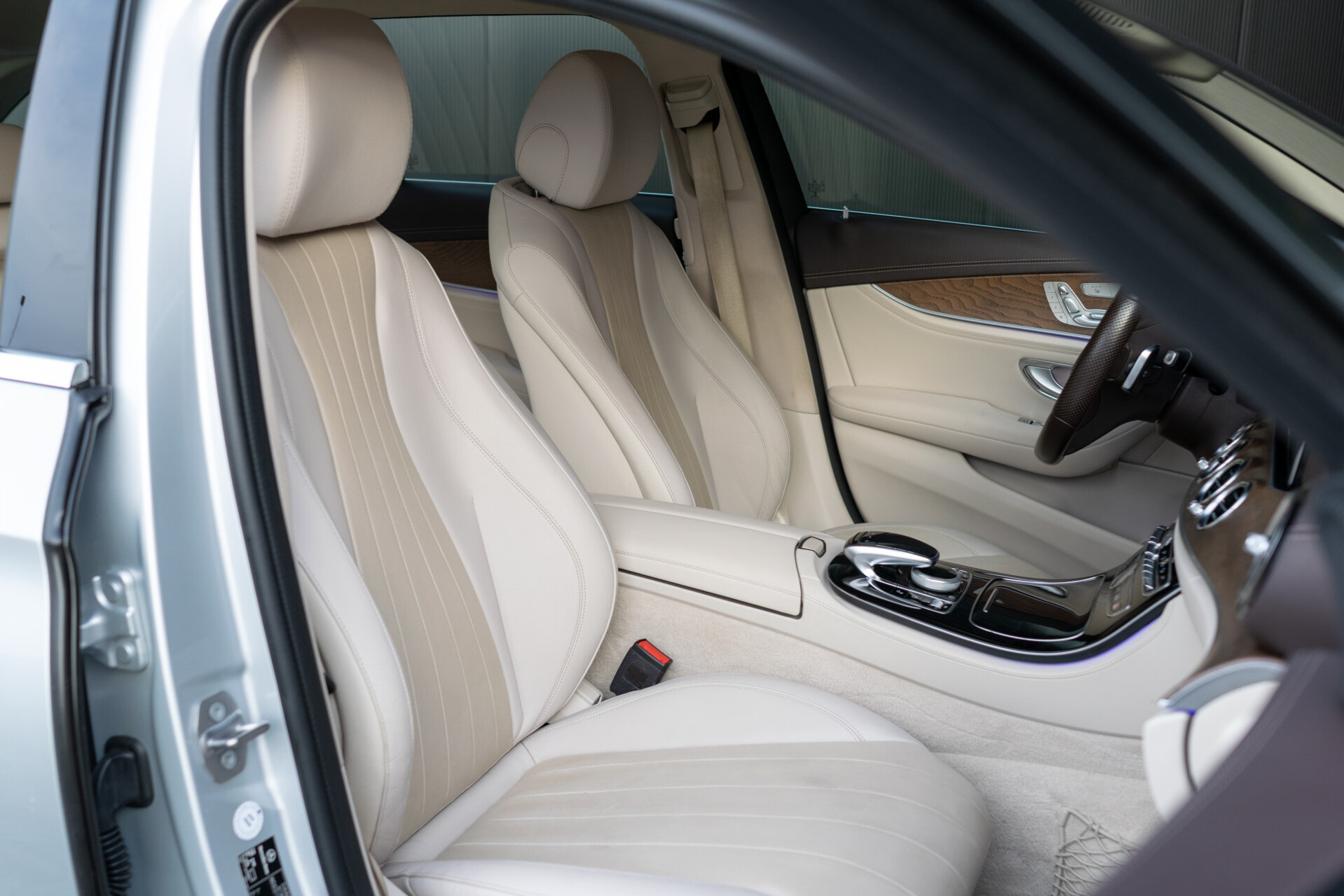 Mercedes-Benz E-Klasse Estate 250 Avantgarde ACC | Standkachel | Comand | 360 | Burmester | Mem | Exclusive | Volledige historie Foto 7