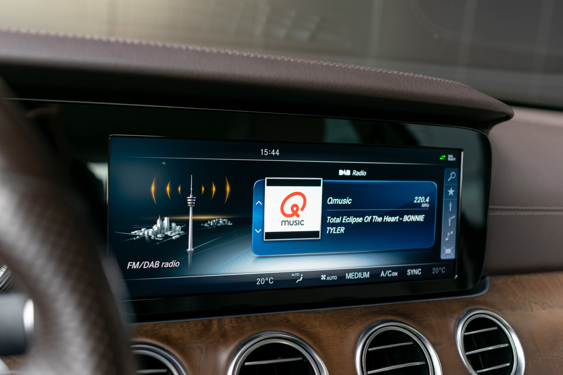 Mercedes-Benz E-Klasse Estate 250 Avantgarde ACC | Standkachel | Comand | 360 | Burmester | Mem | Exclusive | Volledige historie Foto 9