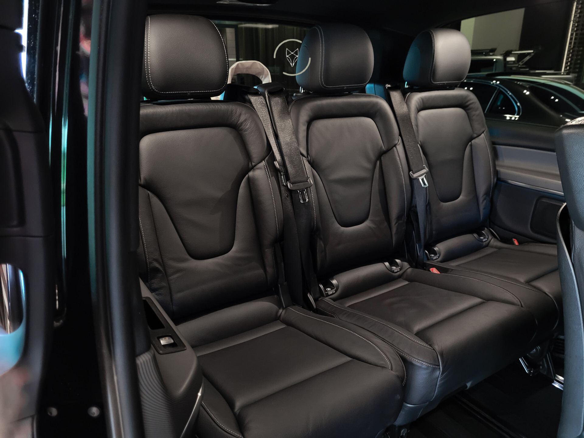 Mercedes-Benz V-Klasse 250d 4-M Lang Avantgarde Edition 8-Persoons | Distronic ACC | Standkachel | Burmester | 360 | Stoelkoeling | 19" Foto 13