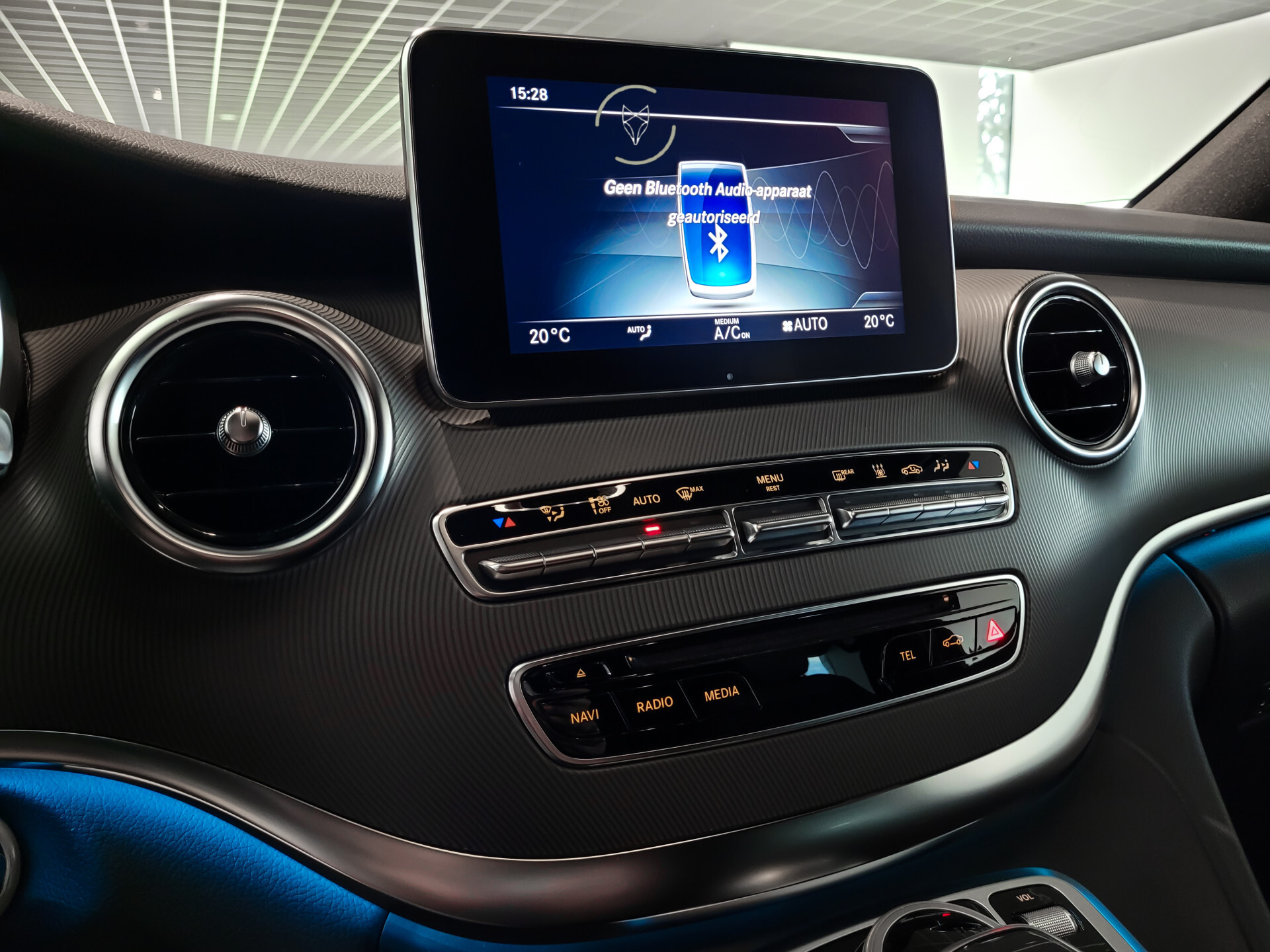 Mercedes-Benz V-Klasse 250d 4-M Lang Avantgarde Edition 8-Persoons | Distronic ACC | Standkachel | Burmester | 360 | Stoelkoeling | 19" Foto 19