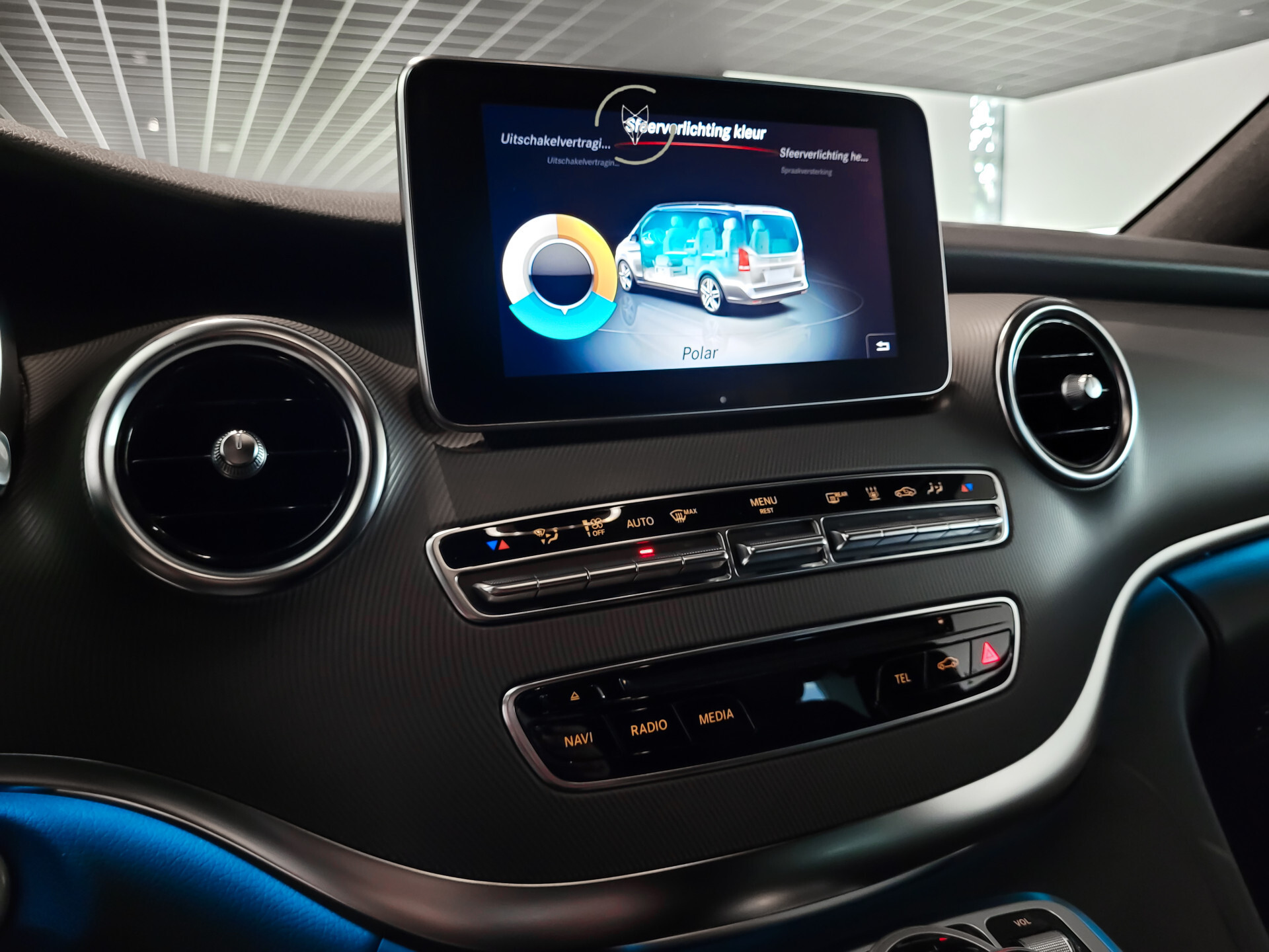 Mercedes-Benz V-Klasse 250d 4-M Lang Avantgarde Edition 8-Persoons | Distronic ACC | Standkachel | Burmester | 360 | Stoelkoeling | 19" Foto 23