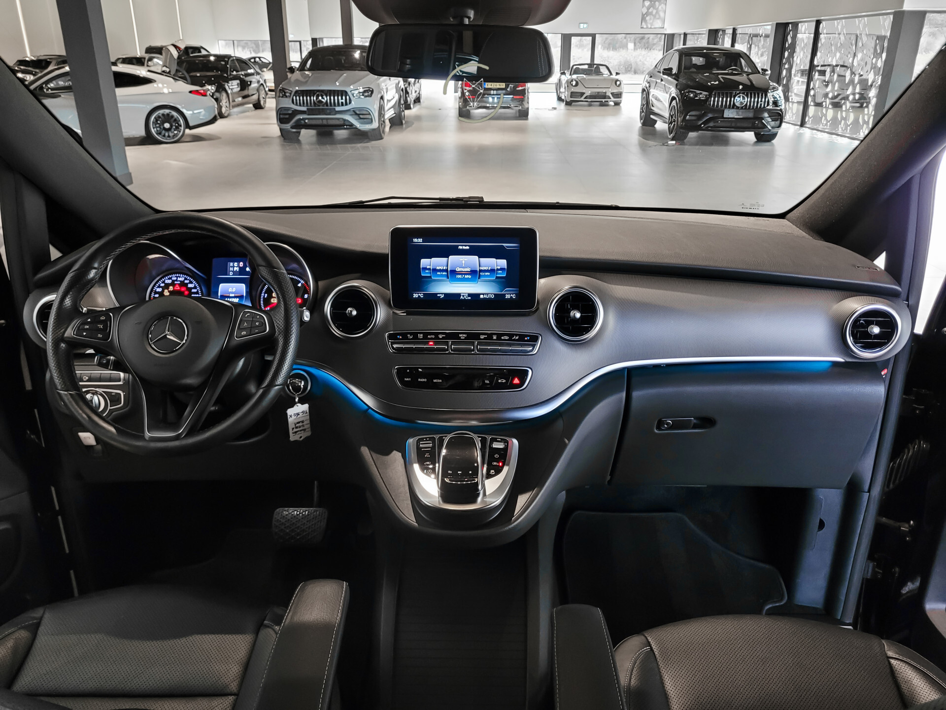 Mercedes-Benz V-Klasse 250d 4-M Lang Avantgarde Edition 8-Persoons | Distronic ACC | Standkachel | Burmester | 360 | Stoelkoeling | 19" Foto 30