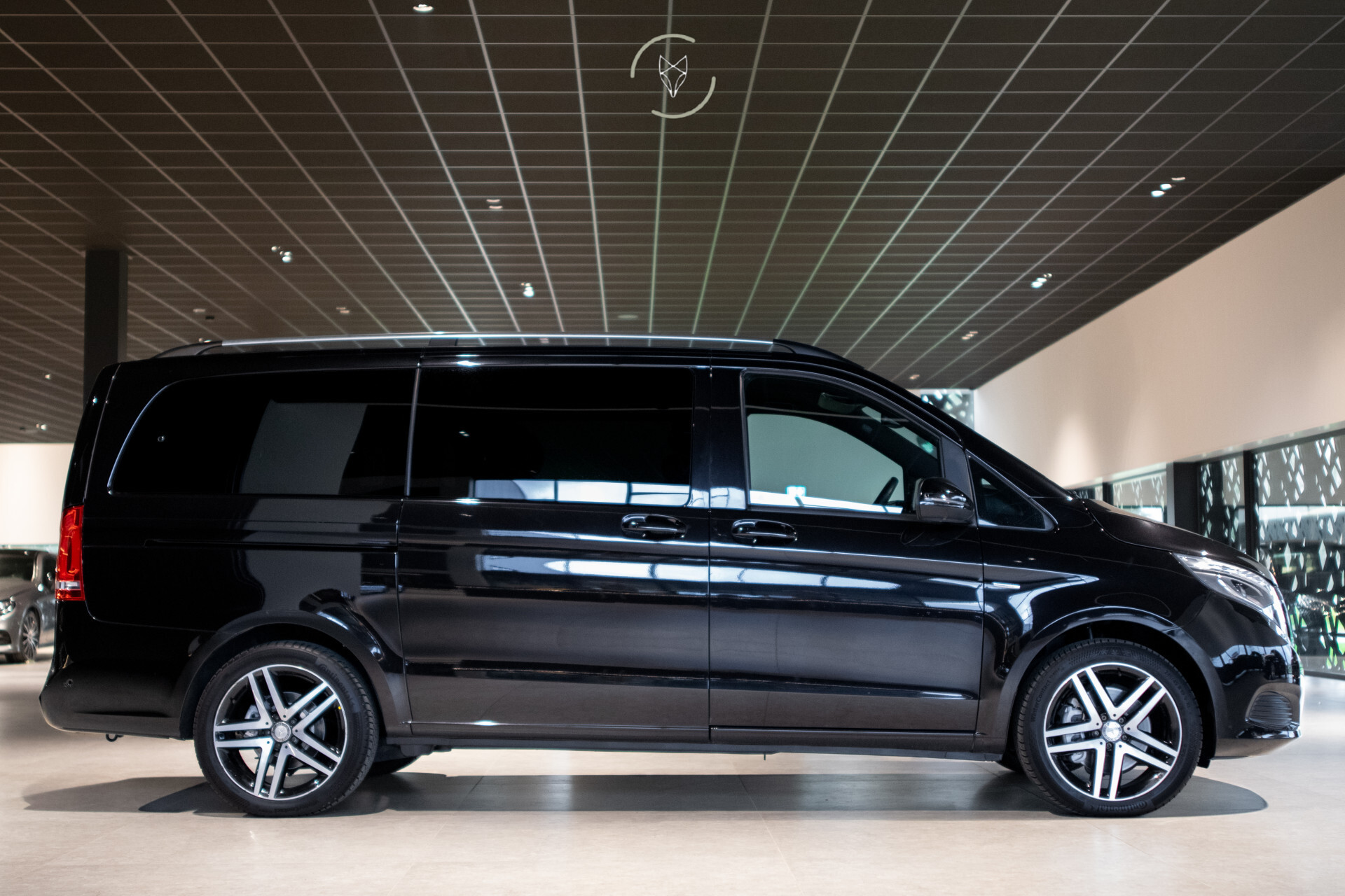 Mercedes-Benz V-Klasse 250d 4-M Lang Avantgarde Edition 8-Persoons | Distronic ACC | Standkachel | Burmester | 360 | Stoelkoeling | 19" Foto 8