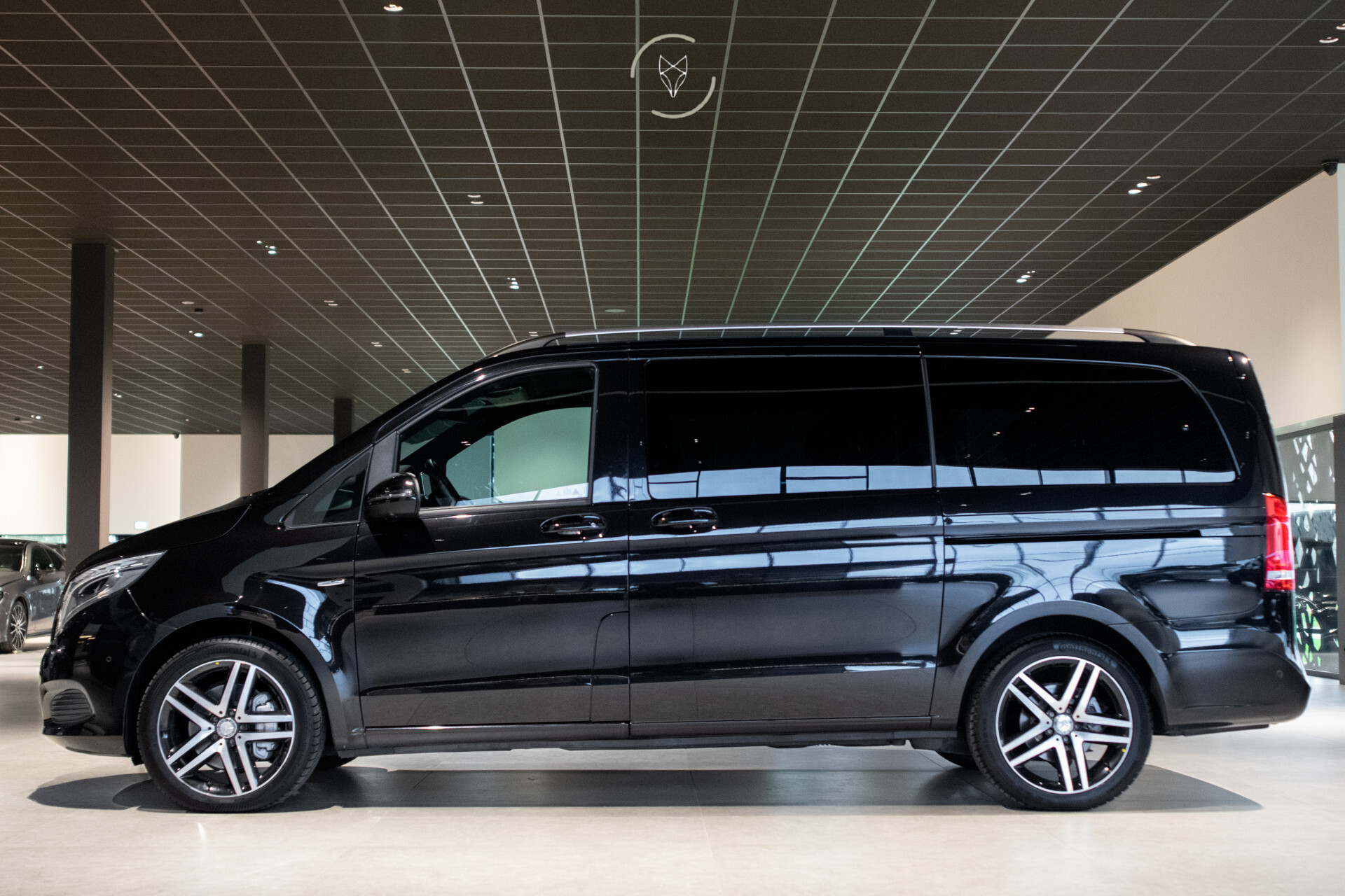 Mercedes-Benz V-Klasse 250d 4-M Lang Avantgarde Edition 8-Persoons | Distronic ACC | Standkachel | Burmester | 360 | Stoelkoeling | 19" Foto 9