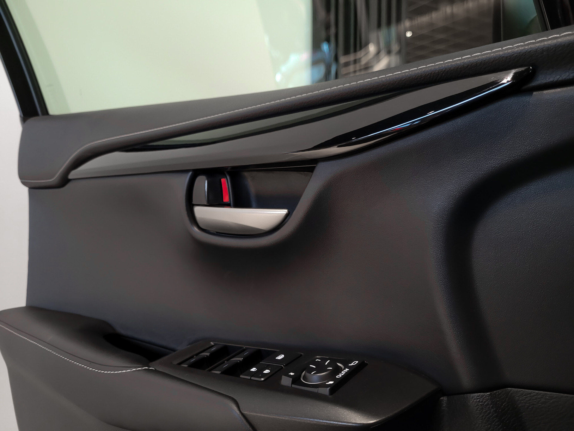 Lexus NX 300h AWD Business Line Dealer onderhouden | Mercury Grey | LED | Camera | Parkeersensoren Foto 14