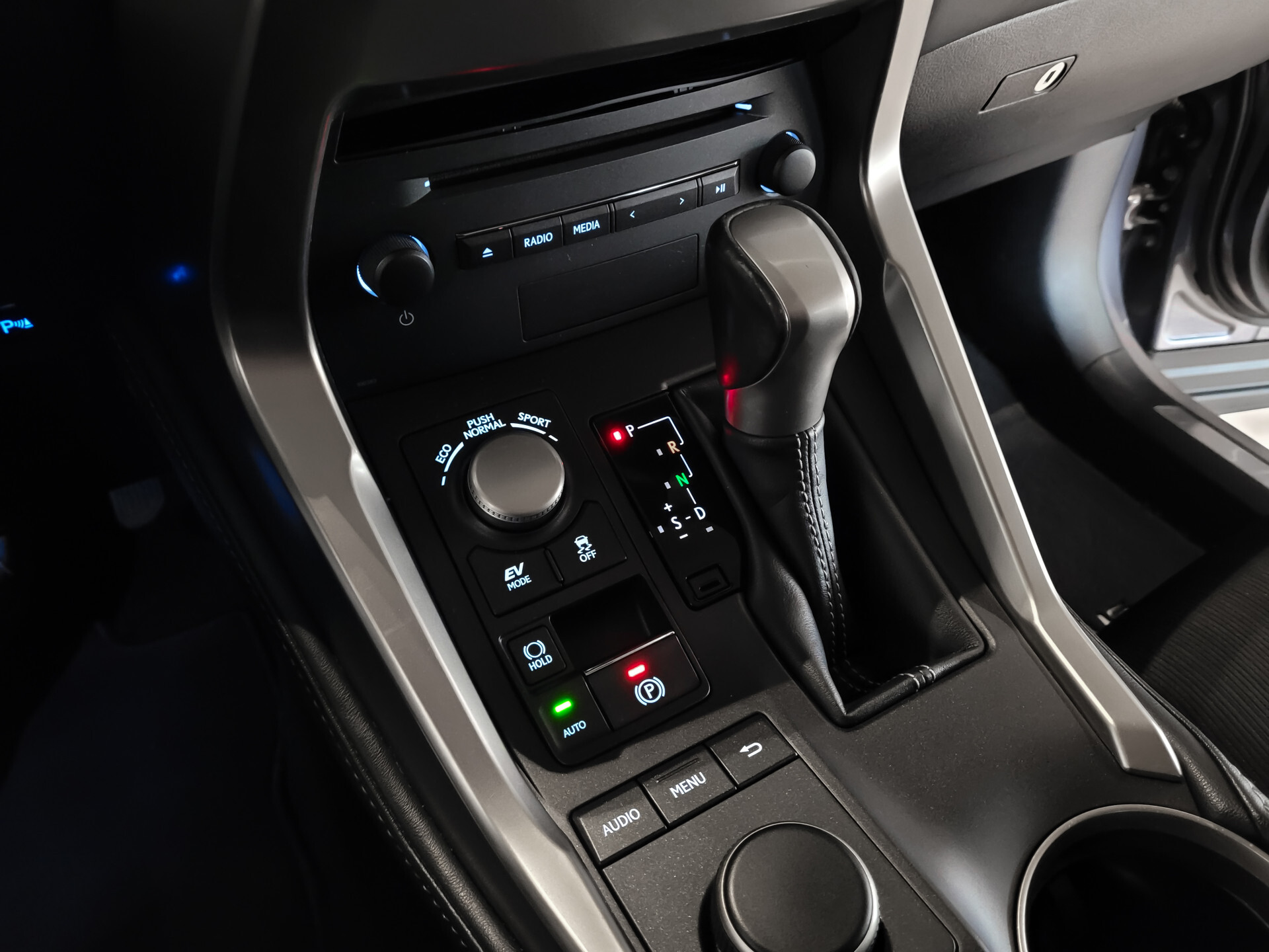 Lexus NX 300h AWD Business Line Dealer onderhouden | Mercury Grey | LED | Camera | Parkeersensoren Foto 23