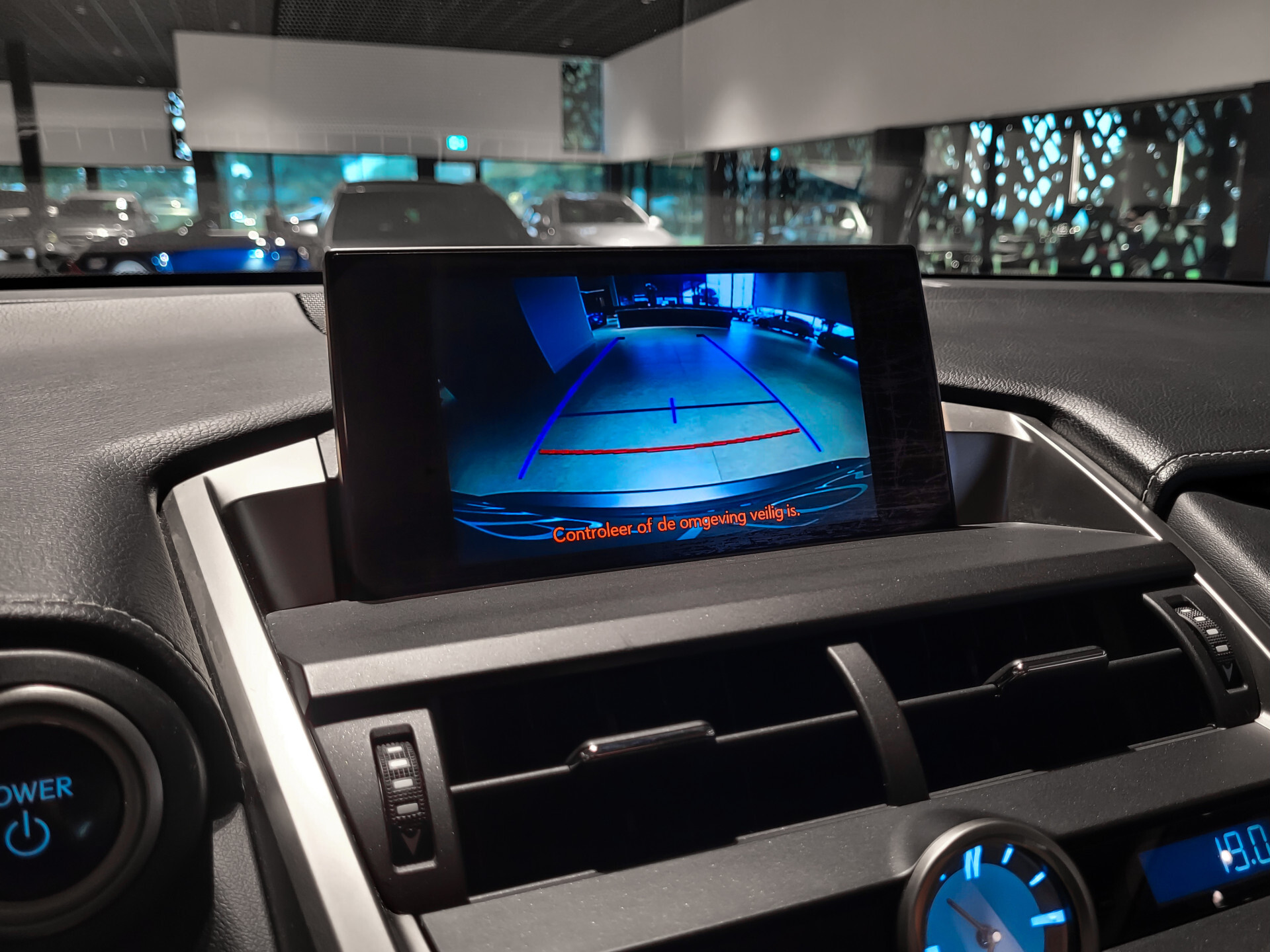 Lexus NX 300h AWD Business Line Dealer onderhouden | Mercury Grey | LED | Camera | Parkeersensoren Foto 26