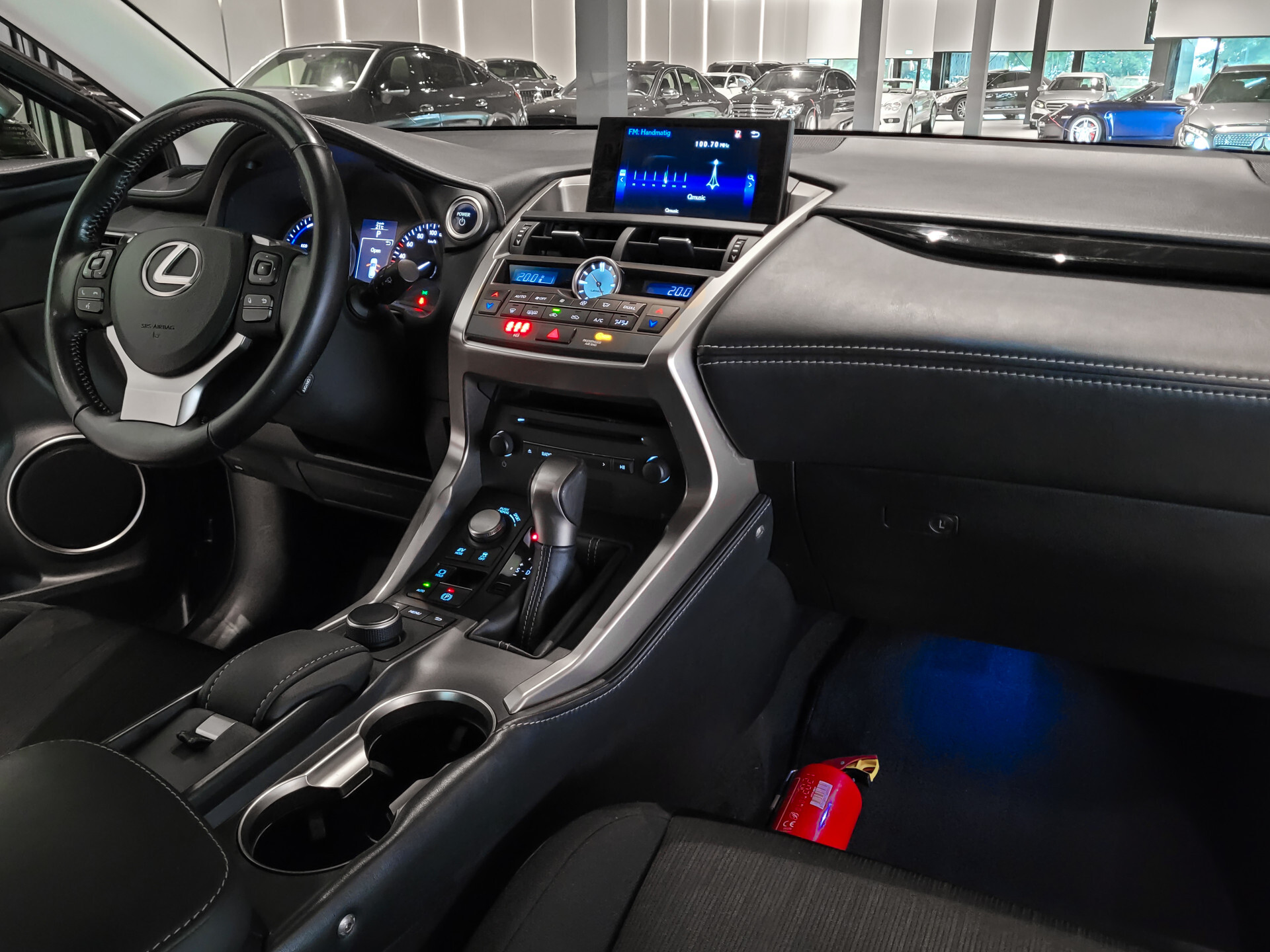 Lexus NX 300h AWD Business Line Dealer onderhouden | Mercury Grey | LED | Camera | Parkeersensoren Foto 27