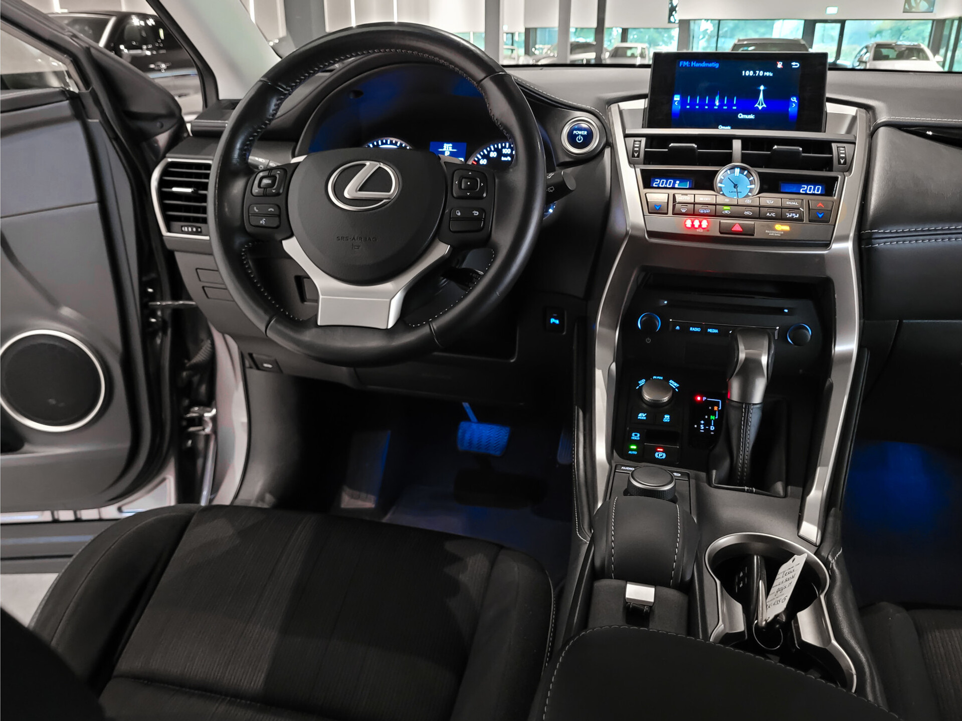 Lexus NX 300h AWD Business Line Dealer onderhouden | Mercury Grey | LED | Camera | Parkeersensoren Foto 29