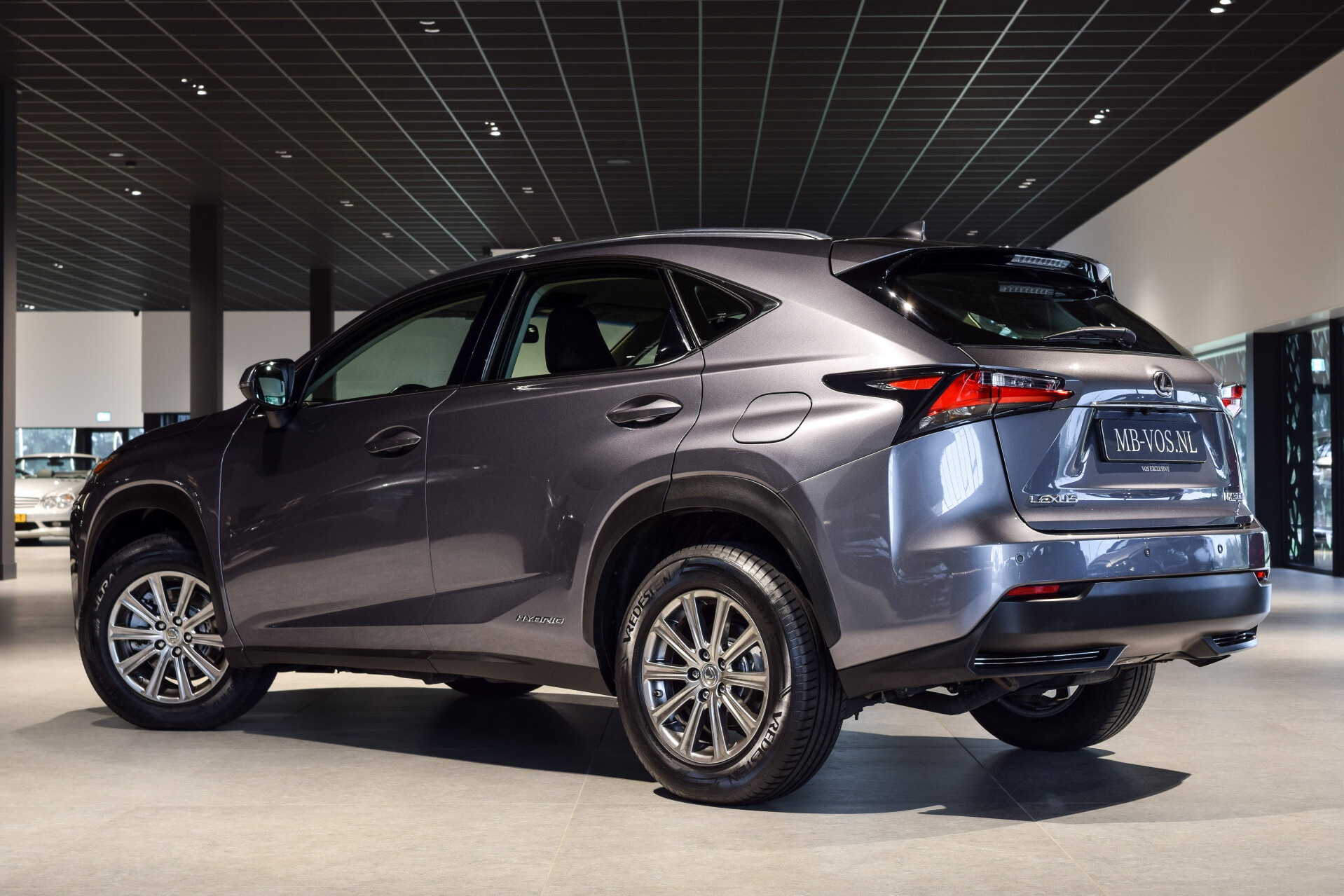 Lexus NX 300h AWD Business Line Dealer onderhouden | Mercury Grey | LED | Camera | Parkeersensoren Foto 6