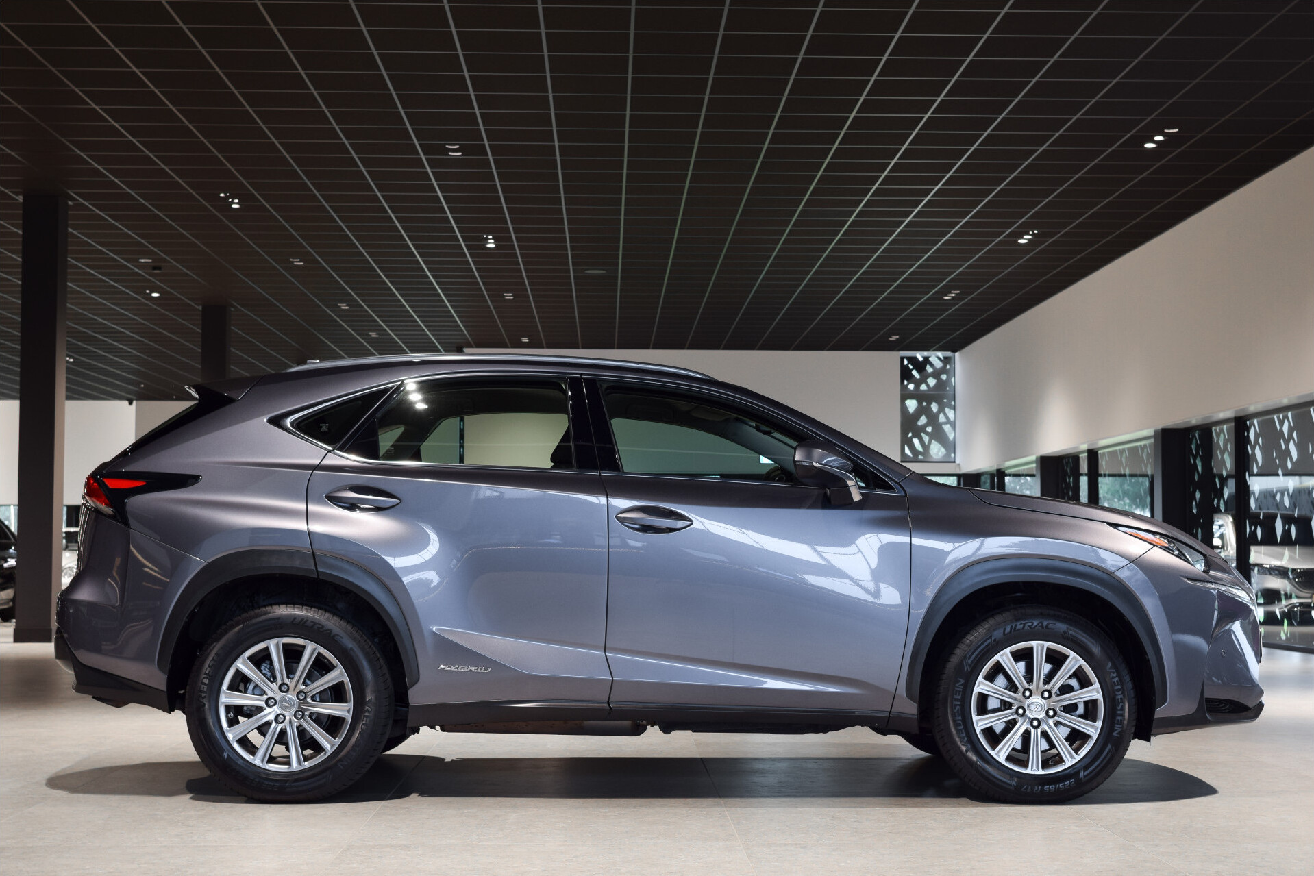 Lexus NX 300h AWD Business Line Dealer onderhouden | Mercury Grey | LED | Camera | Parkeersensoren Foto 7