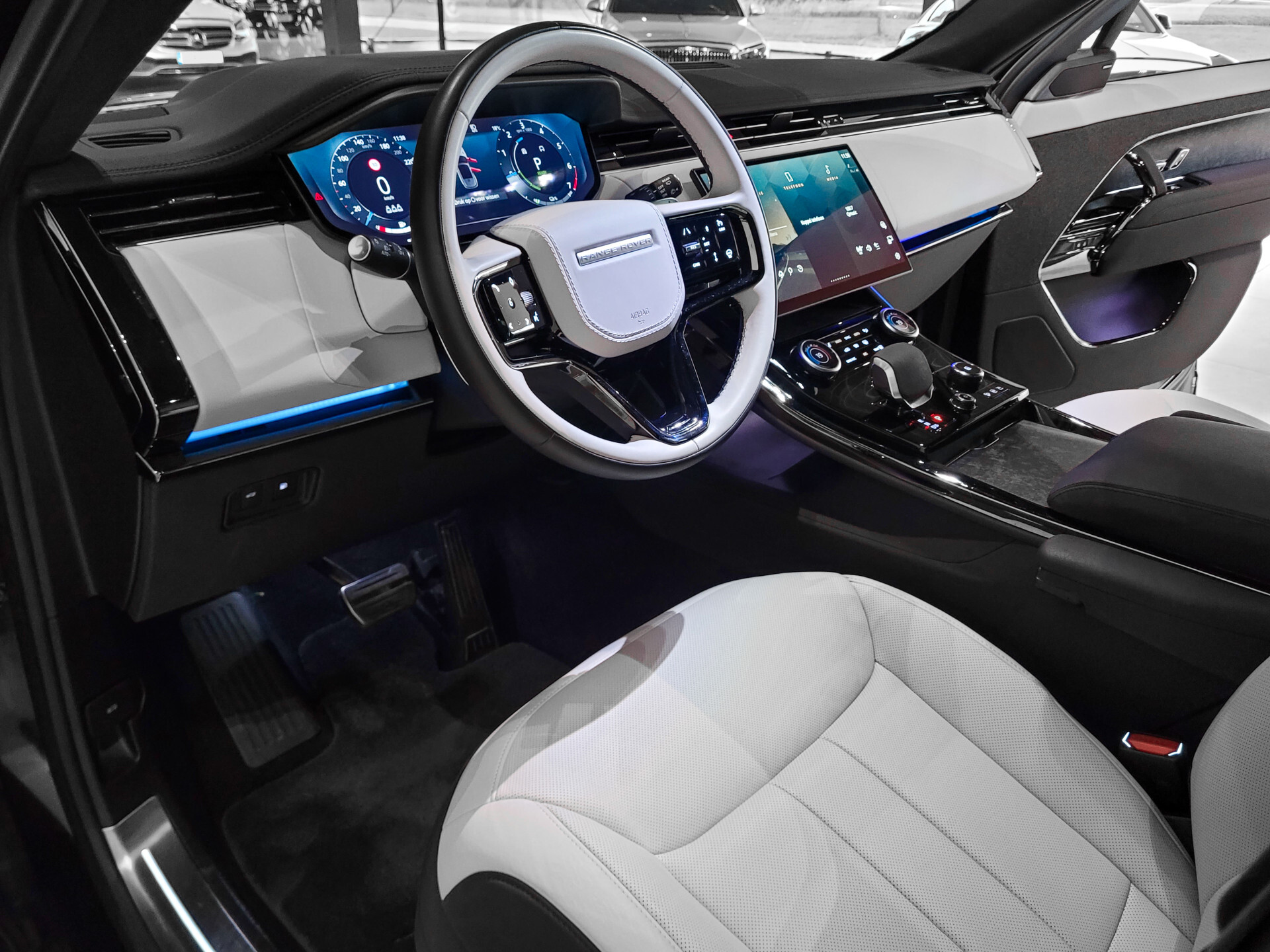 Land Rover Range Rover Sport 3.0 P510e First Edition Light Cloud leder | Forced Carbon | Massage | 23" | Trekhaak | BTW Foto 17