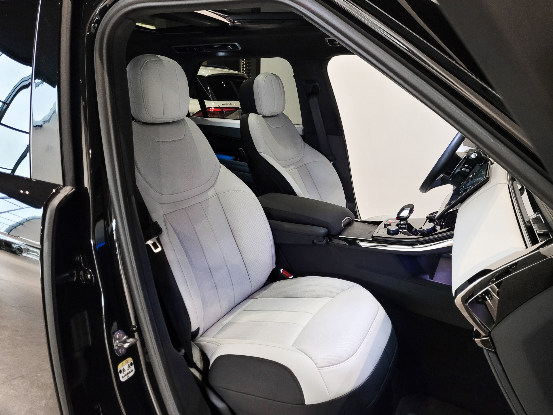 Land Rover Range Rover Sport 3.0 P510e First Edition Light Cloud leder | Forced Carbon | Massage | 23" | Trekhaak | BTW Foto 6