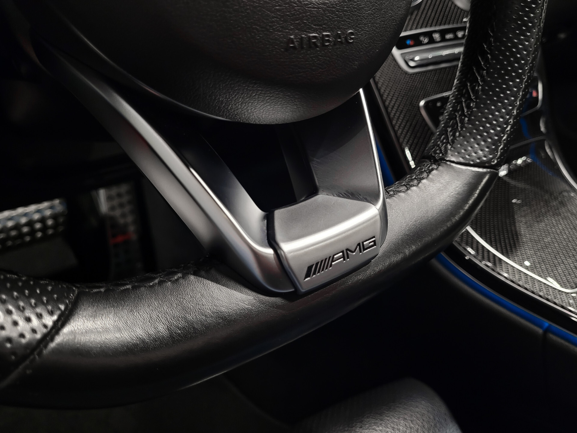 Mercedes-Benz C-Klasse 200 AMG Leder | Carbon | Burmester | 20" | ILS | Comand | Sfeerverlichting | Memory | Volledige historie Foto 29