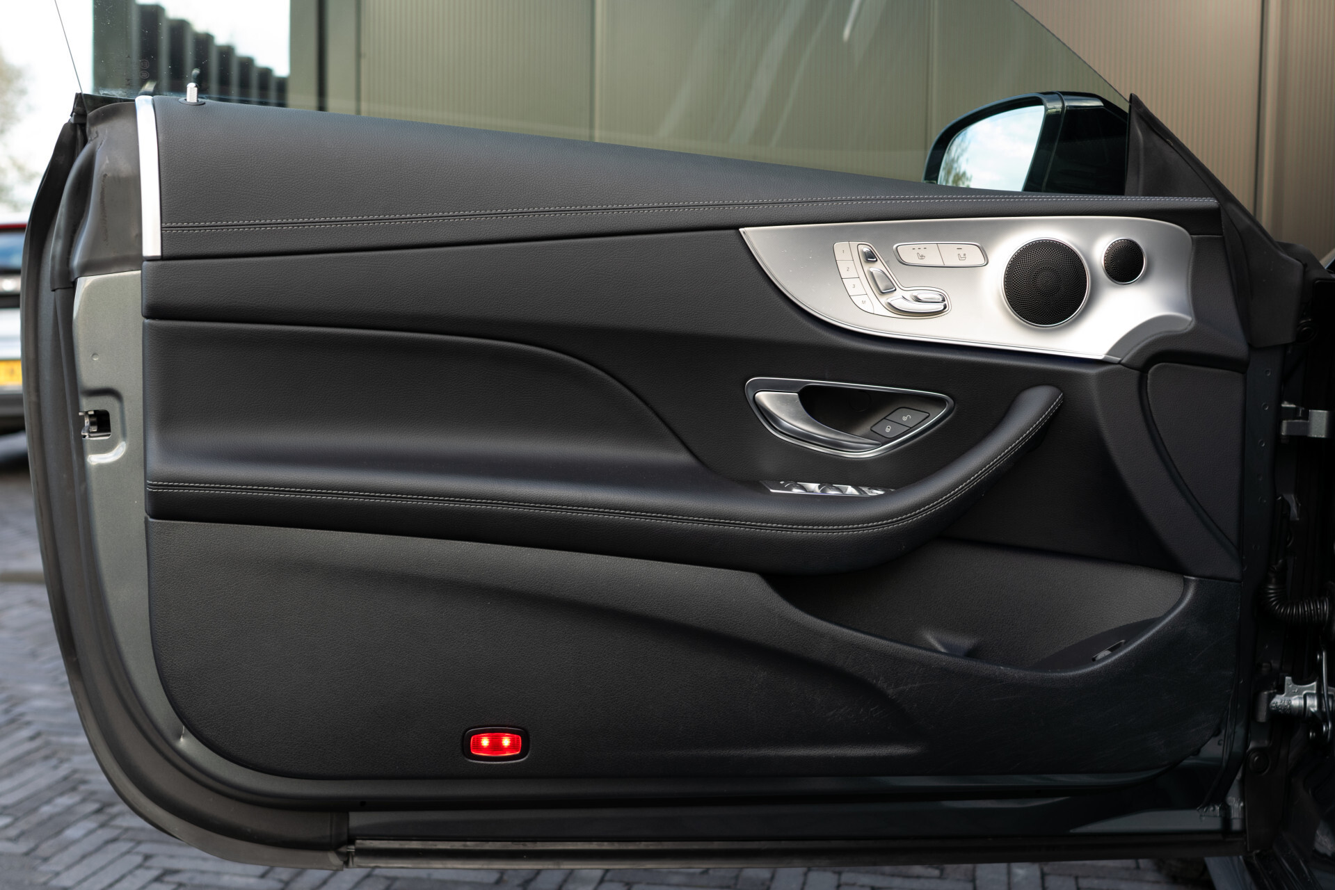 Mercedes-Benz E-Klasse Coupé 400 4-M AMG Night | ACC | Keyless | Soflclose | Mem | Panorama | Ambient | MULTIBEAM | 20" | New Service Foto 13