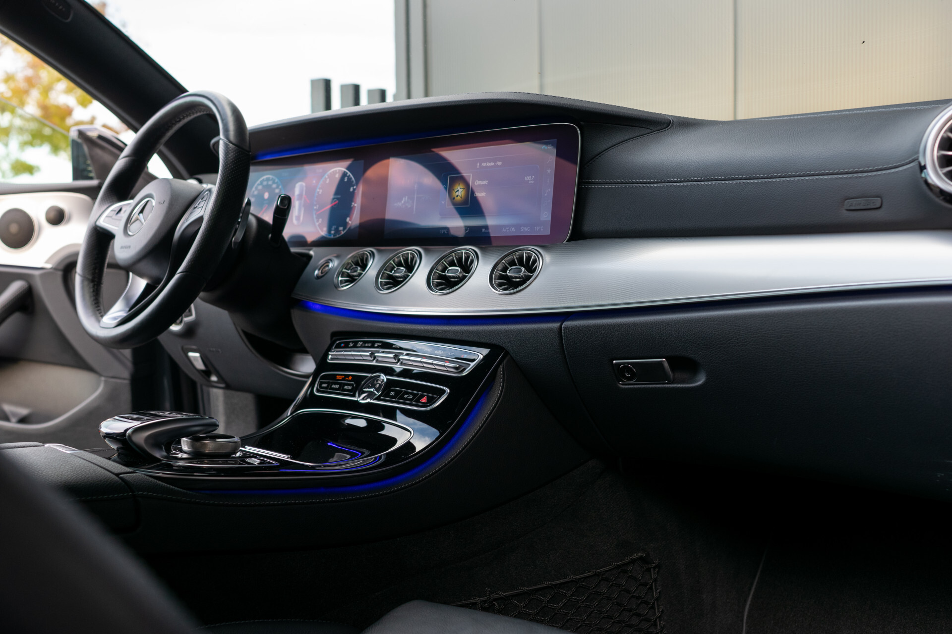 Mercedes-Benz E-Klasse Coupé 400 4-M AMG Night | ACC | Keyless | Soflclose | Mem | Panorama | Ambient | MULTIBEAM | 20" | New Service Foto 31