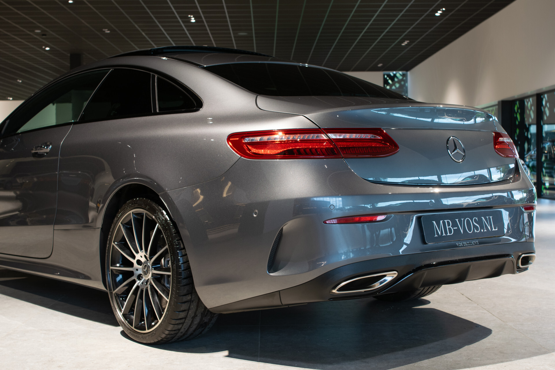 Mercedes-Benz E-Klasse Coupé 400 4-M AMG Night | ACC | Keyless | Soflclose | Mem | Panorama | Ambient | MULTIBEAM | 20" | New Service Foto 43