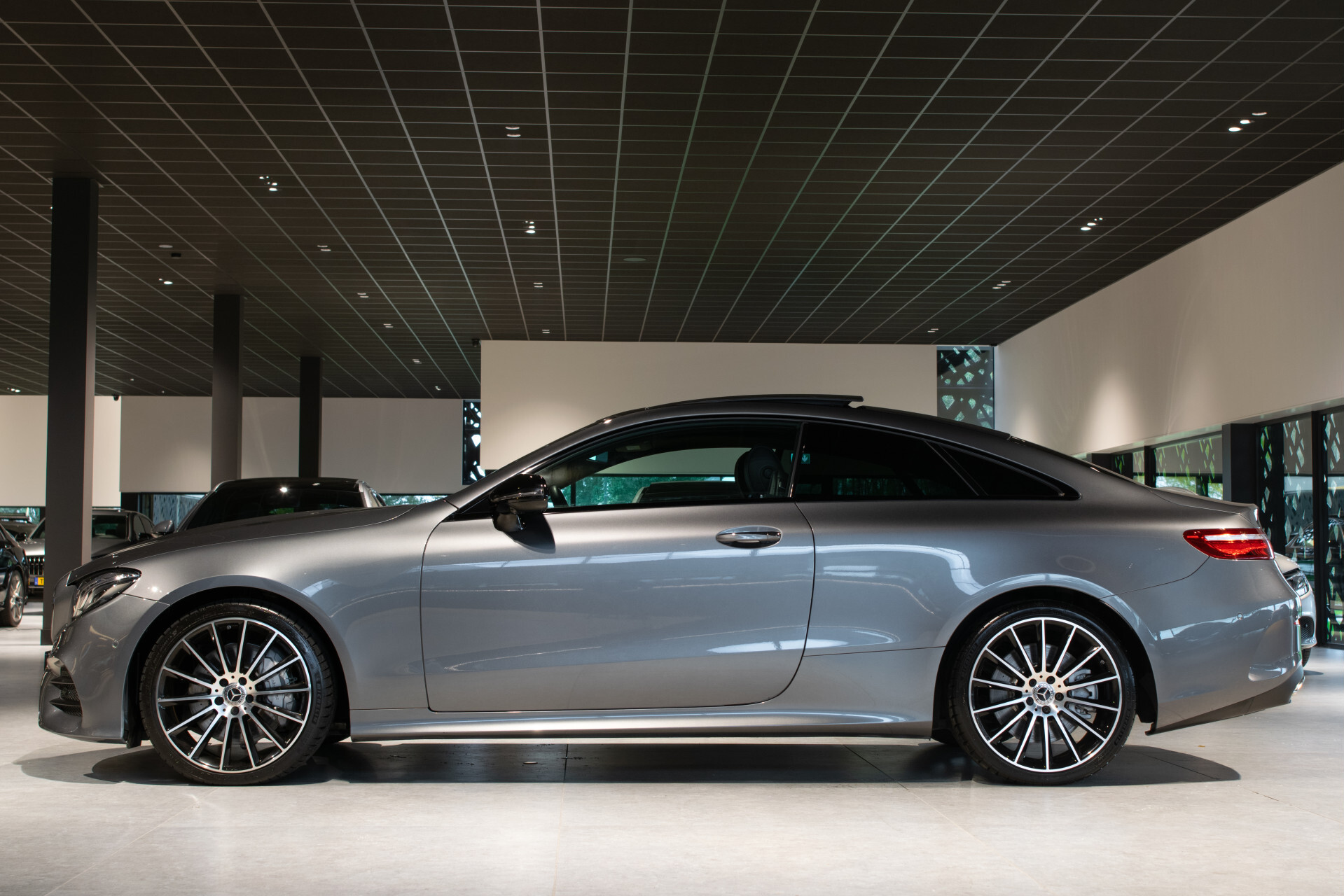 Mercedes-Benz E-Klasse Coupé 400 4-M AMG Night | ACC | Keyless | Soflclose | Mem | Panorama | Ambient | MULTIBEAM | 20" | New Service Foto 8