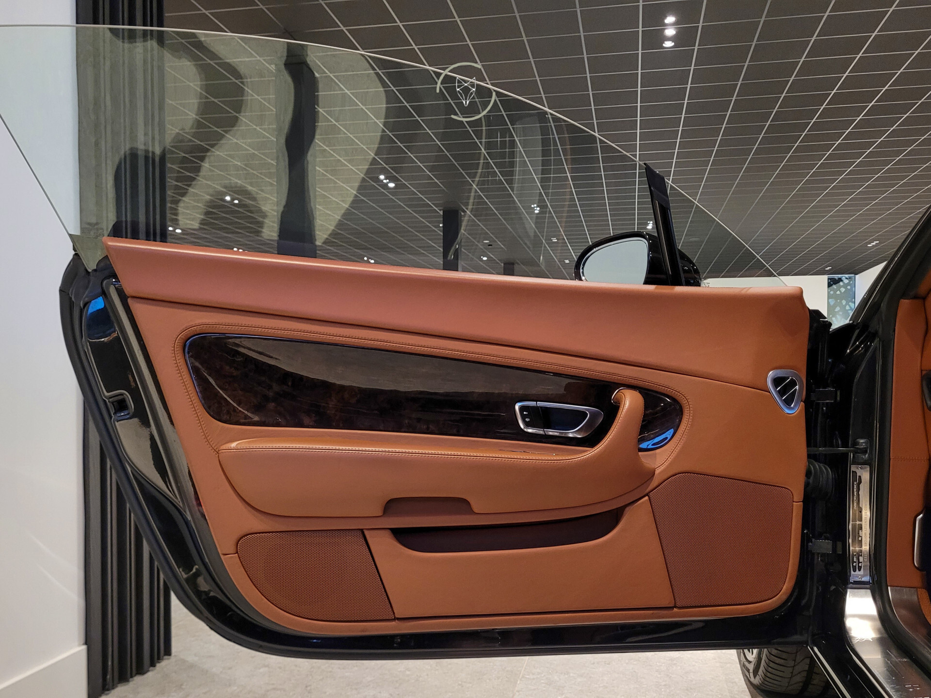 Bentley Continental GT 6.0 W12 Mulliner | Diamond Black | 21" | Massage | BTW | Glascoating | Volledige historie | Nieuwstaat Foto 8