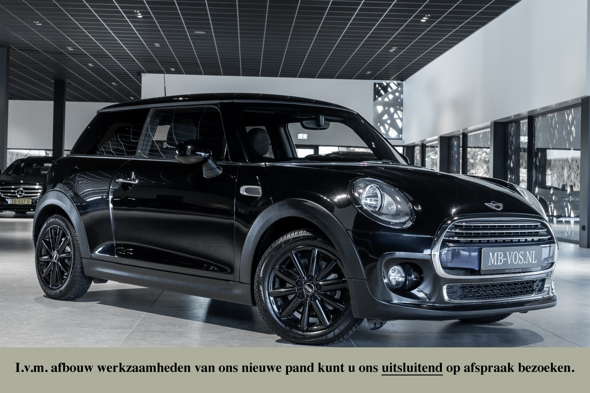MINI 1.5 Cooper Business BLACK NL auto | Cruise | New service | LM velgen Foto 1