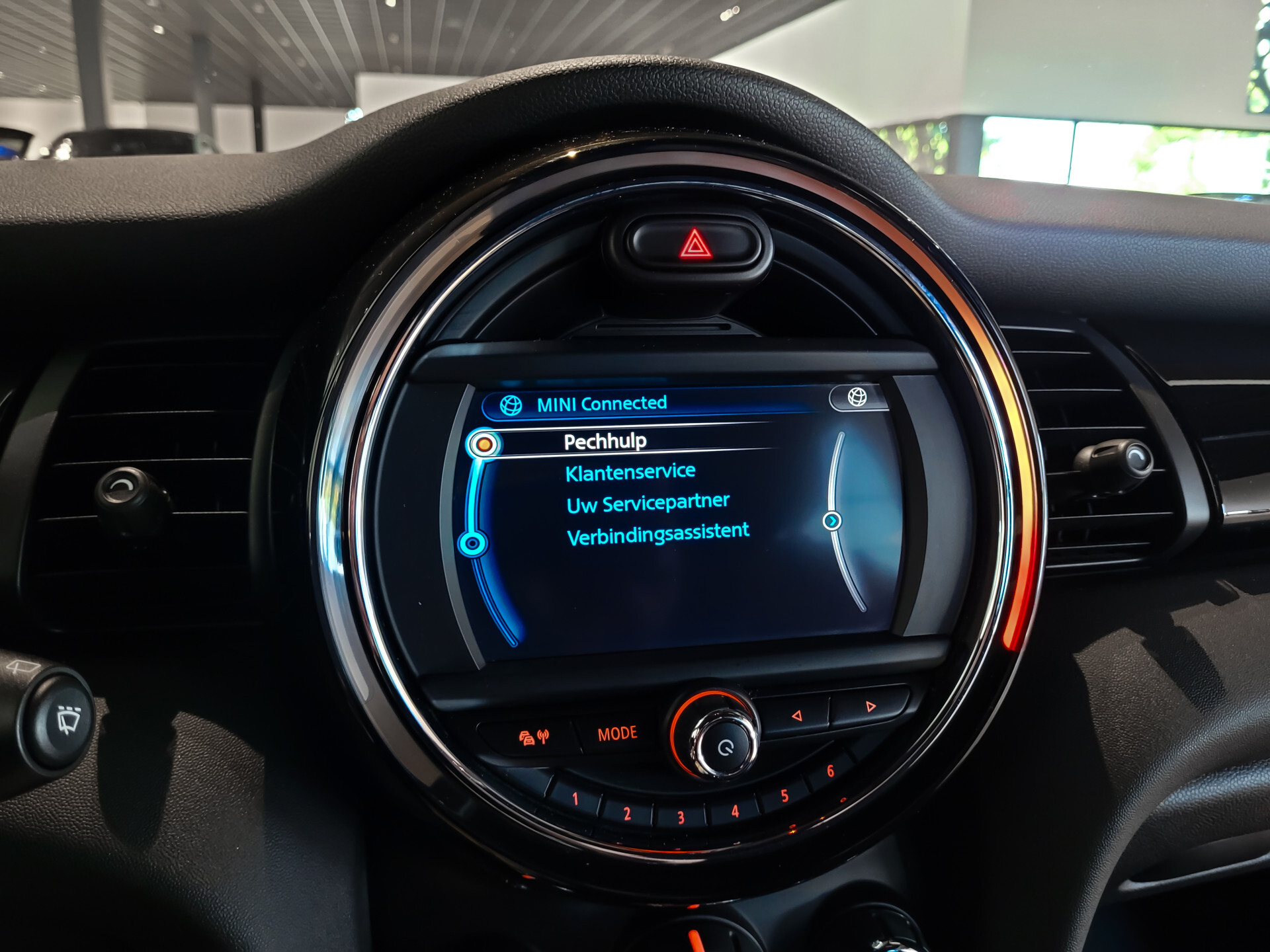 MINI 1.5 Cooper Business BLACK NL auto | Cruise | New service | LM velgen Foto 19