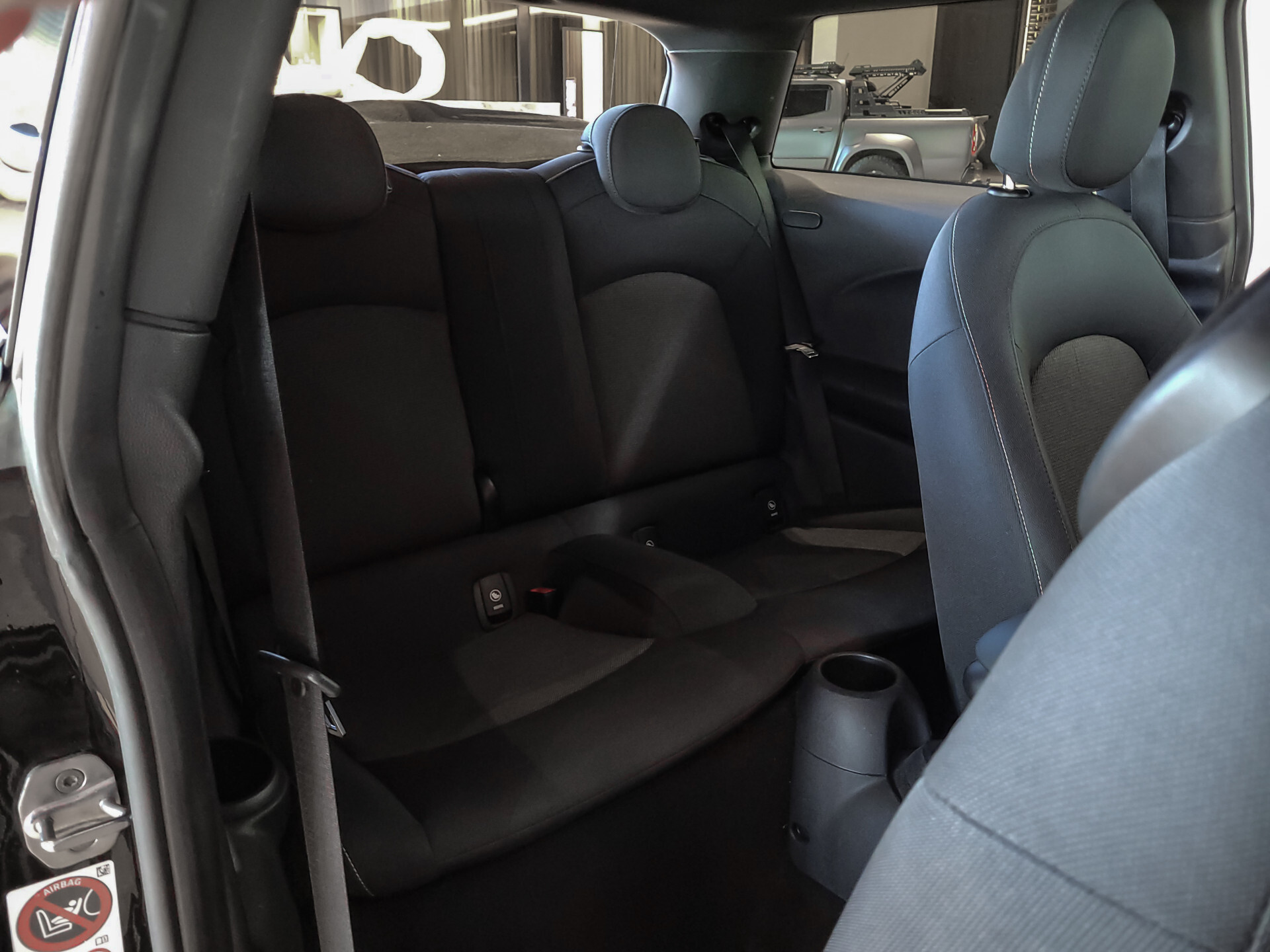 MINI 1.5 Cooper Business BLACK NL auto | Cruise | New service | LM velgen Foto 7