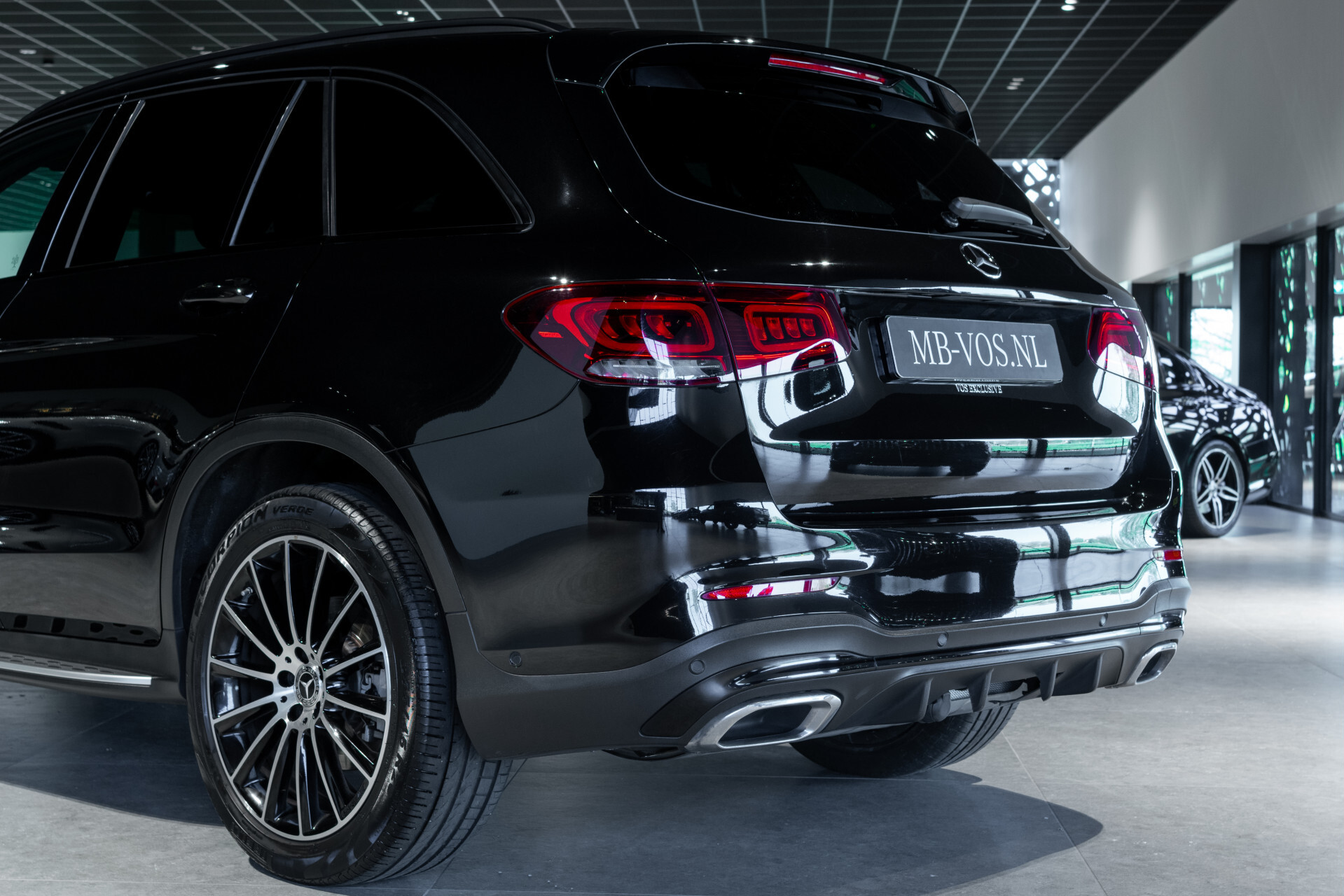 Mercedes-Benz GLC 200 4-M AMG Night | Panorama | 20" | Trekhaak | MBUX | Spoorpakket | Sfeerverlichting | Treeplanken | New Service Foto 33