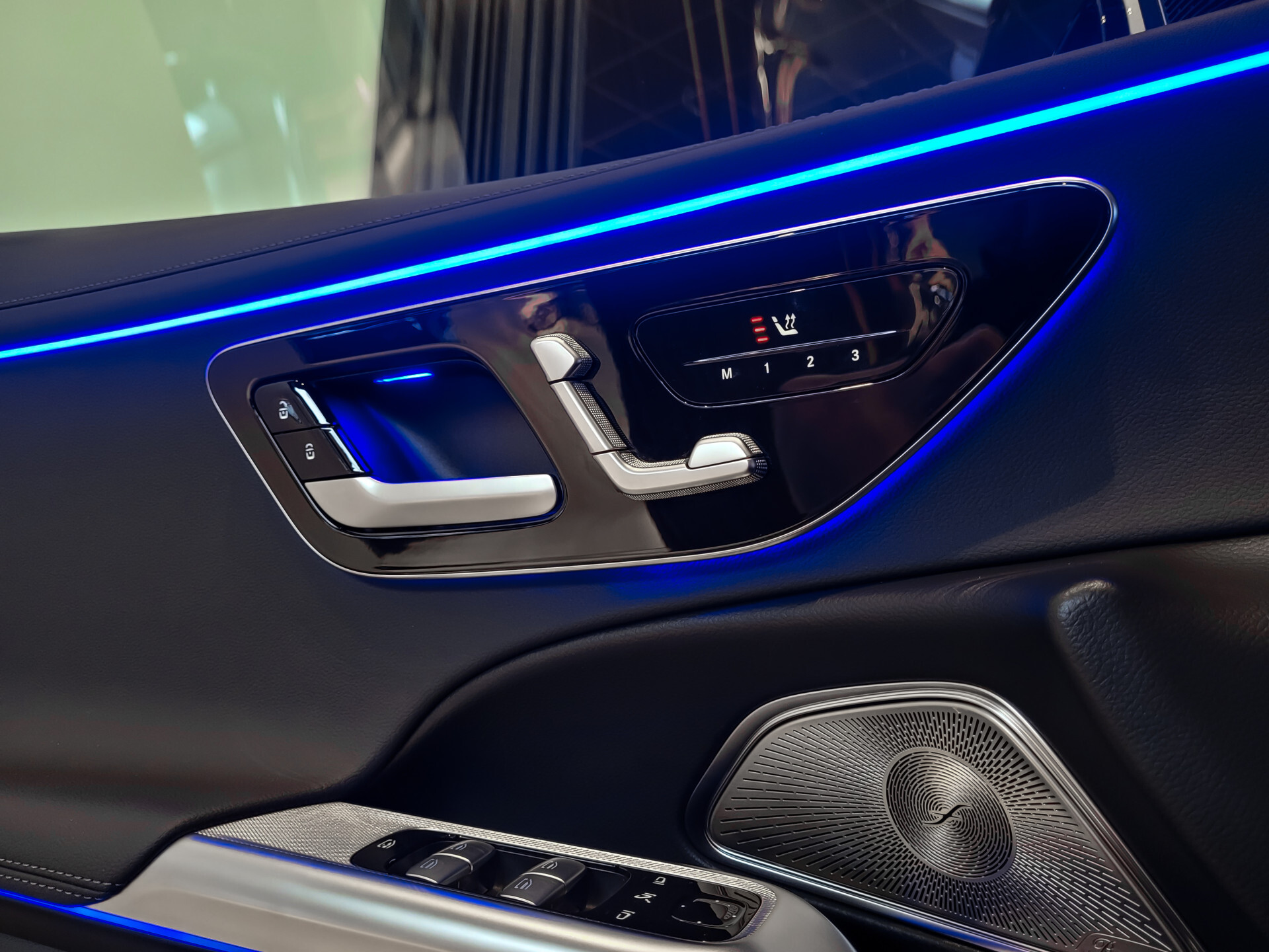 Mercedes-Benz E-Klasse Estate 300 de 4-M AMG Luchtvering | ACC | Keyless | Burmester 4D | Mem | Dynamic Light | Trekhaak | 360 Foto 11