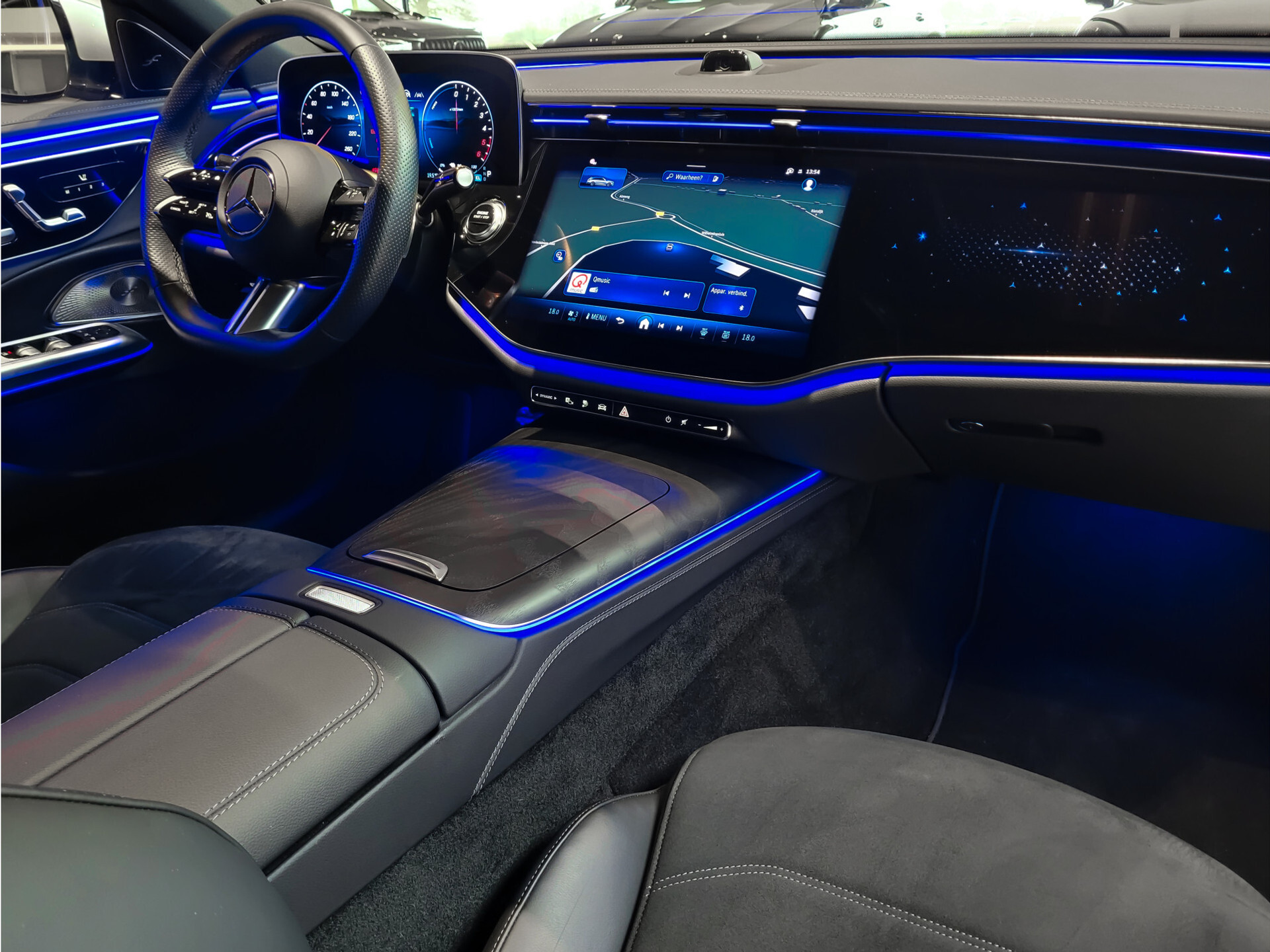 Mercedes-Benz E-Klasse Estate 300 de 4-M AMG Luchtvering | ACC | Keyless | Burmester 4D | Mem | Dynamic Light | Trekhaak | 360 Foto 25