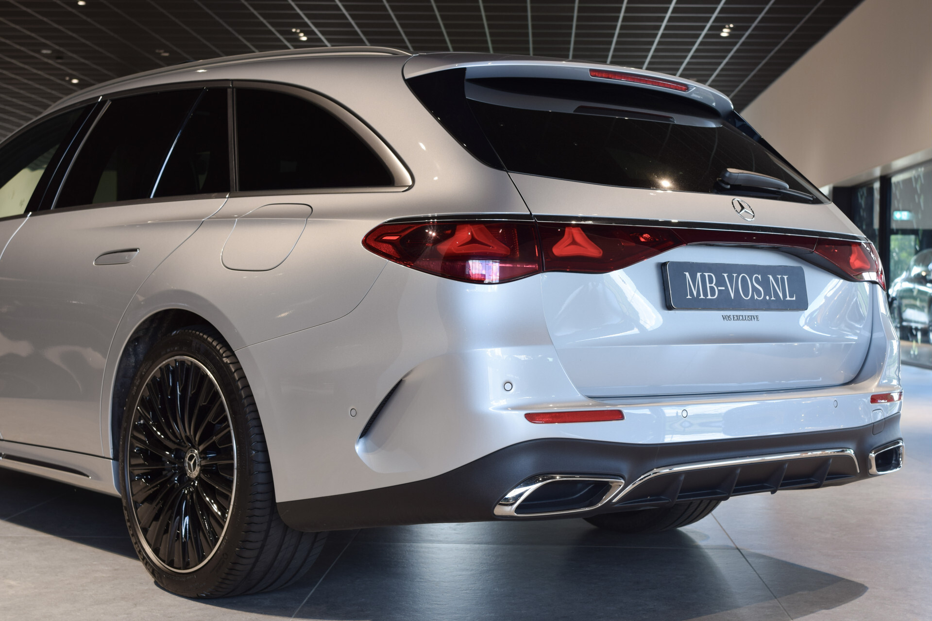 Mercedes-Benz E-Klasse Estate 300 de 4-M AMG Luchtvering | ACC | Keyless | Burmester 4D | Mem | Dynamic Light | Trekhaak | 360 Foto 40