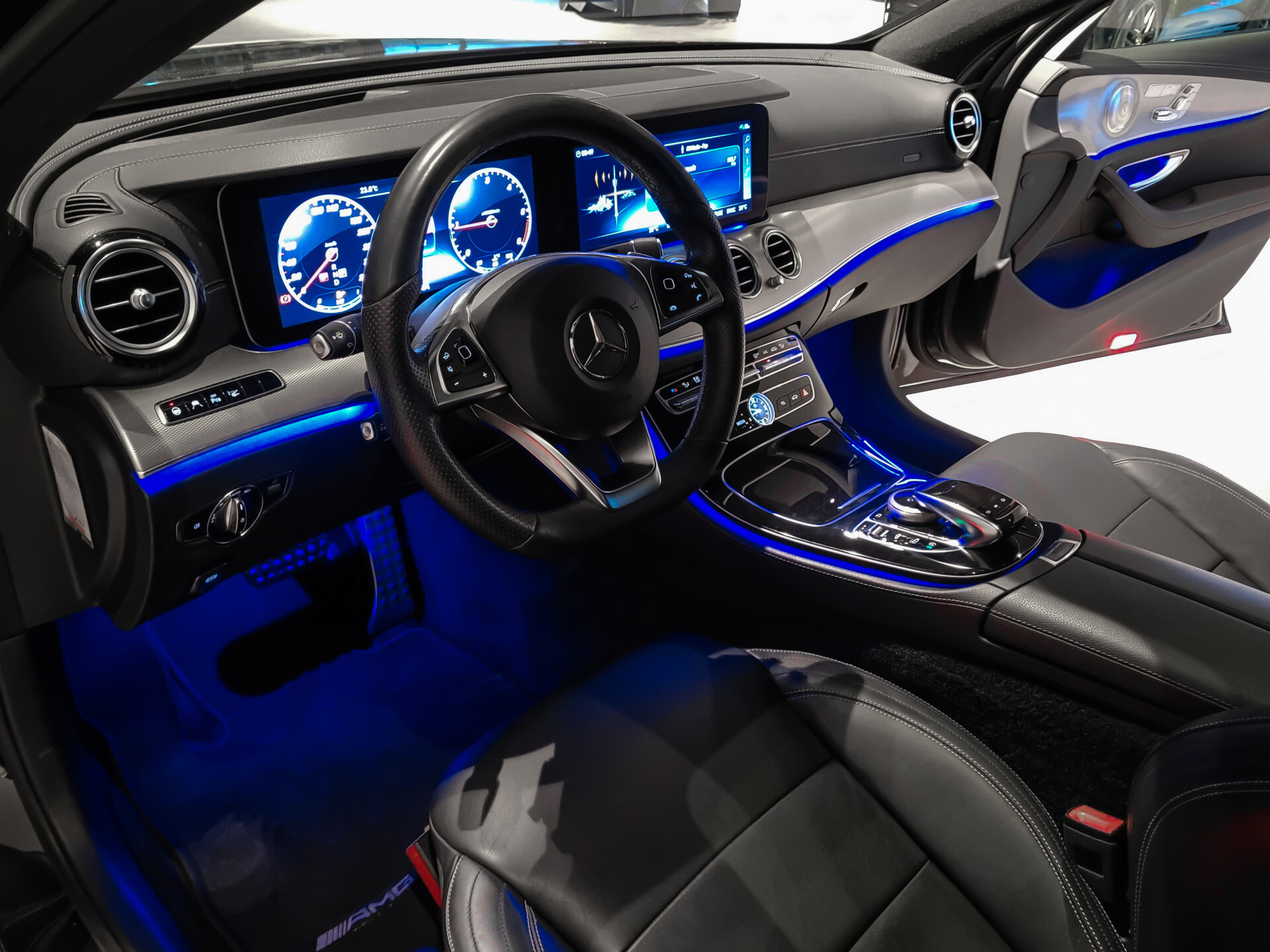 Mercedes-Benz E-Klasse 350 d AMG Luchtvering | Keyless | ACC | Mem | Burmester | Dak | Nappa | HUD | 360\BTW Foto 19