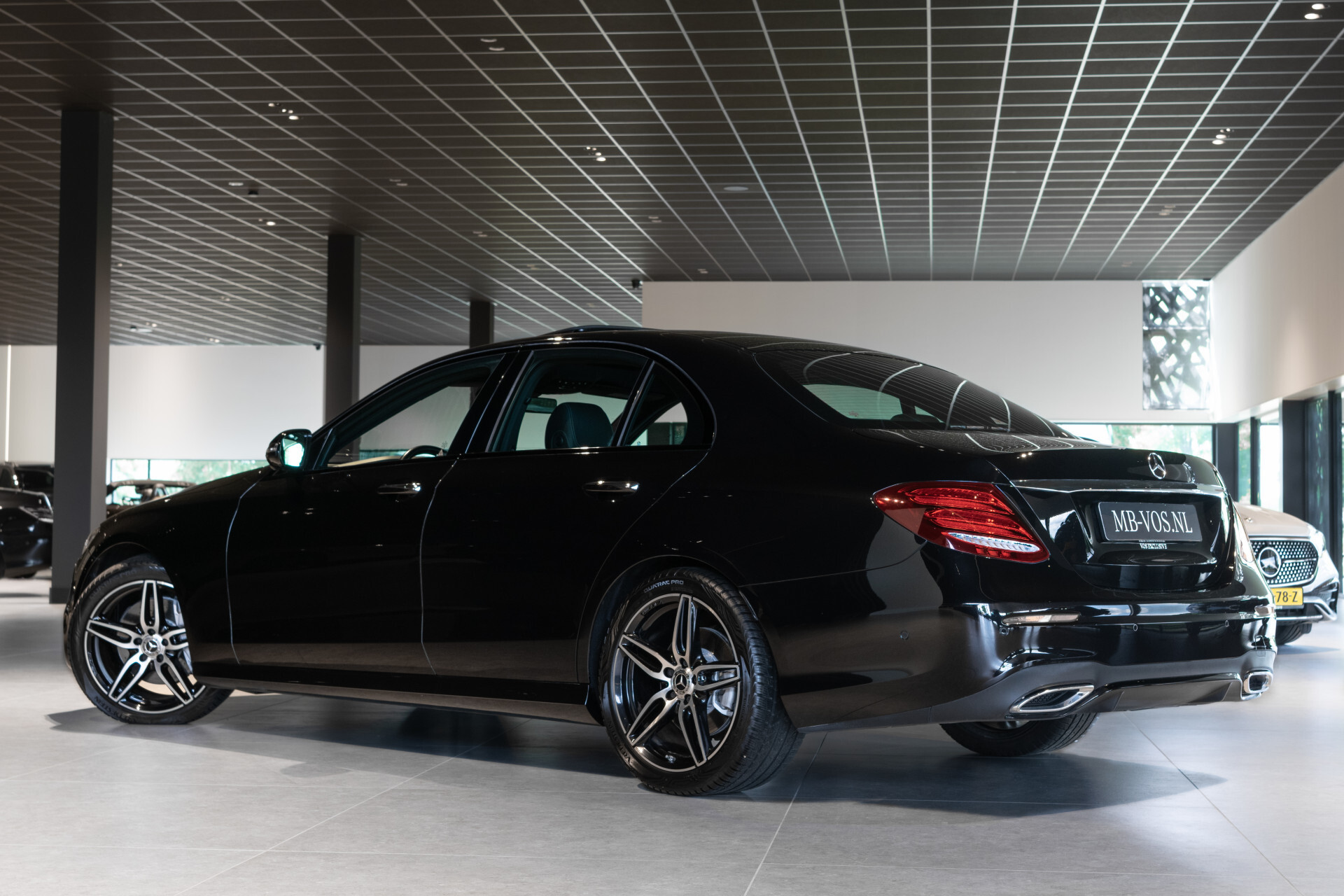 Mercedes-Benz E-Klasse 350 d AMG Luchtvering | Keyless | ACC | Mem | Burmester | Dak | Nappa | HUD | 360\BTW Foto 2