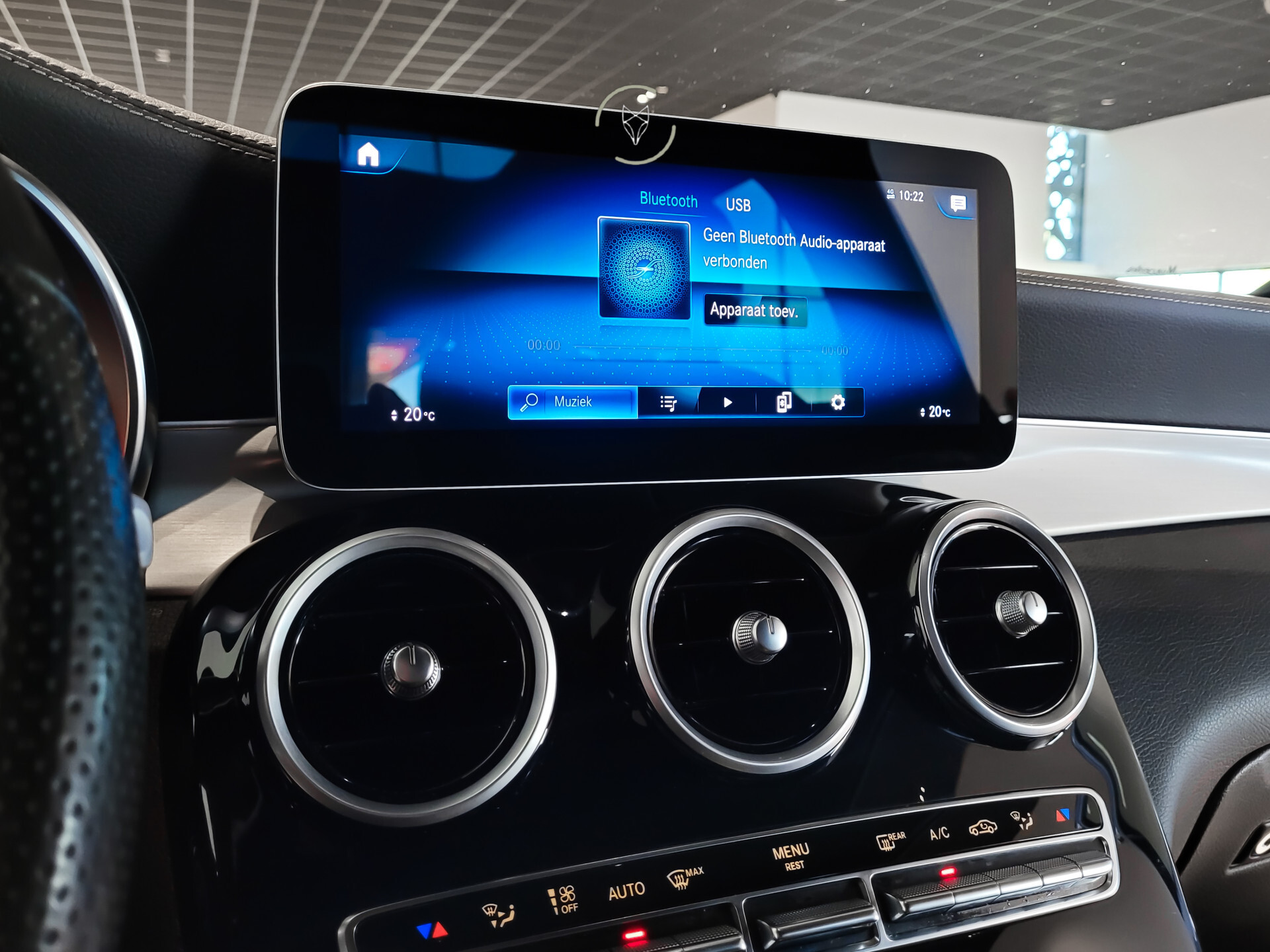 Mercedes-Benz GLC 200 4-M AMG Night | Panorama | 20" | Trekhaak | MBUX | Spoorpakket | Sfeerverlichting | Treeplanken | New Service Foto 12