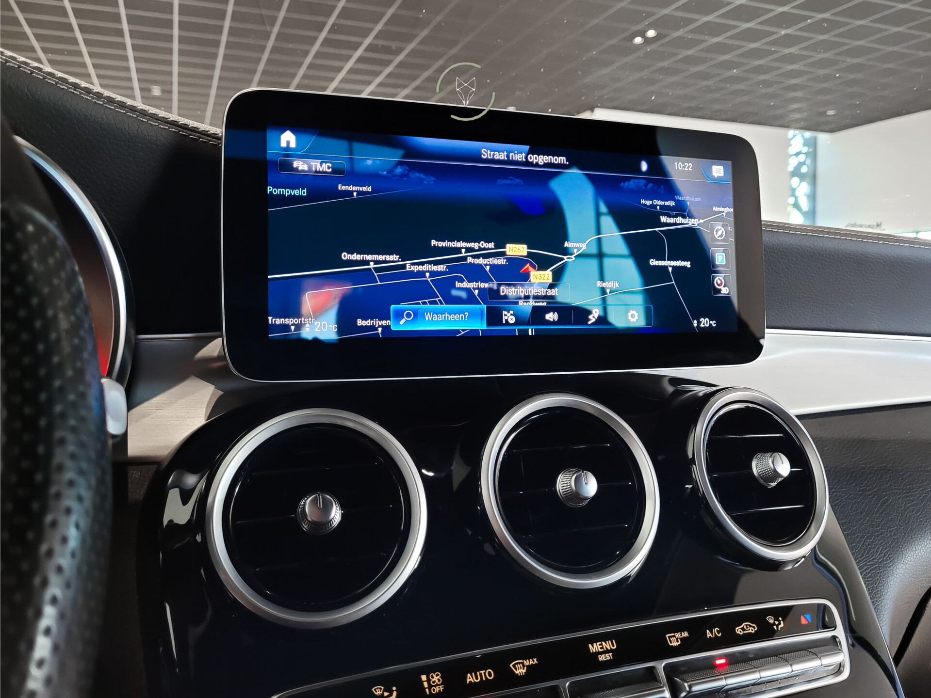 Mercedes-Benz GLC 200 4-M AMG Night | Panorama | 20" | Trekhaak | MBUX | Spoorpakket | Sfeerverlichting | Treeplanken | New Service Foto 13