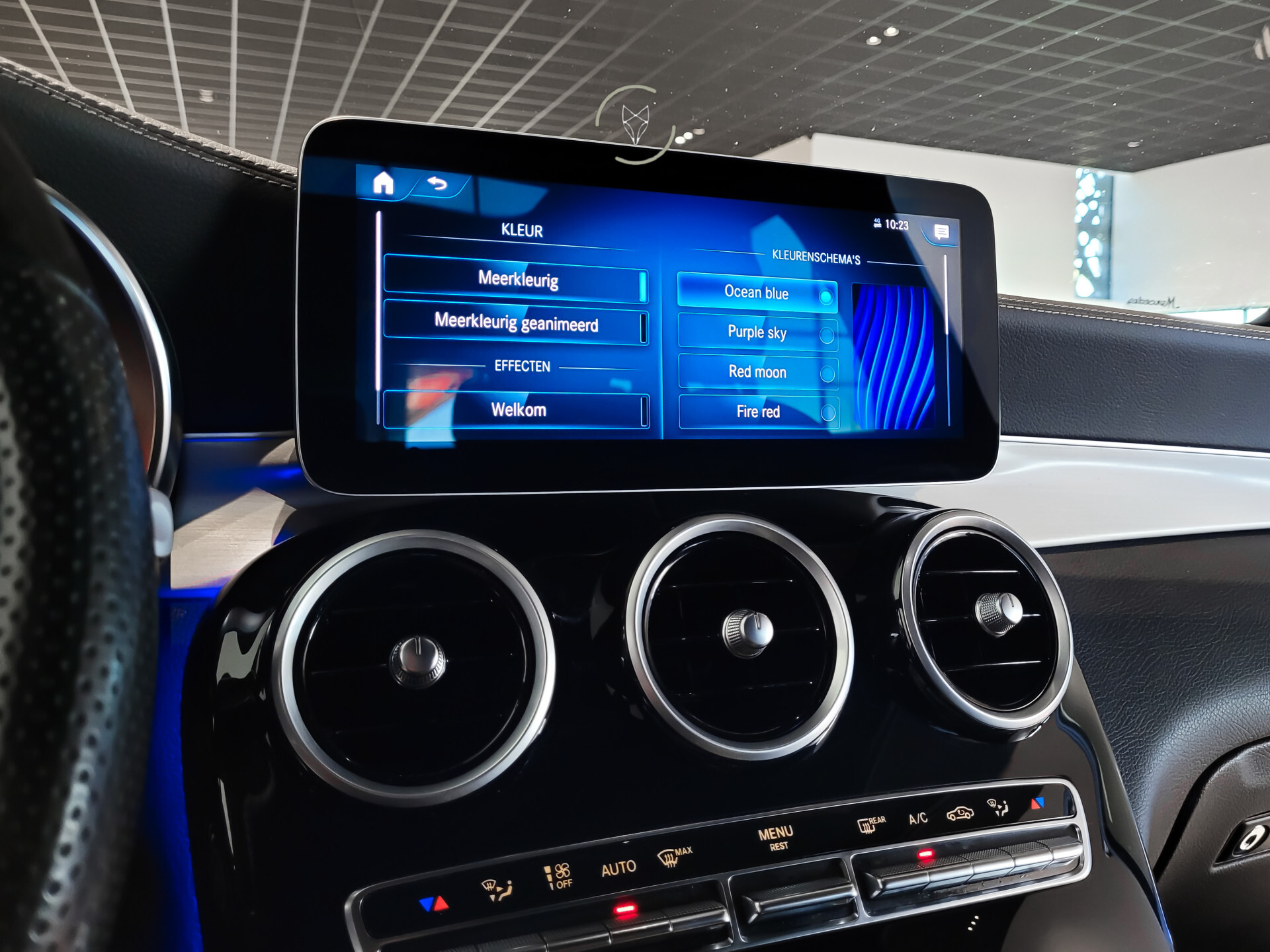 Mercedes-Benz GLC 200 4-M AMG Night | Panorama | 20" | Trekhaak | MBUX | Spoorpakket | Sfeerverlichting | Treeplanken | New Service Foto 19