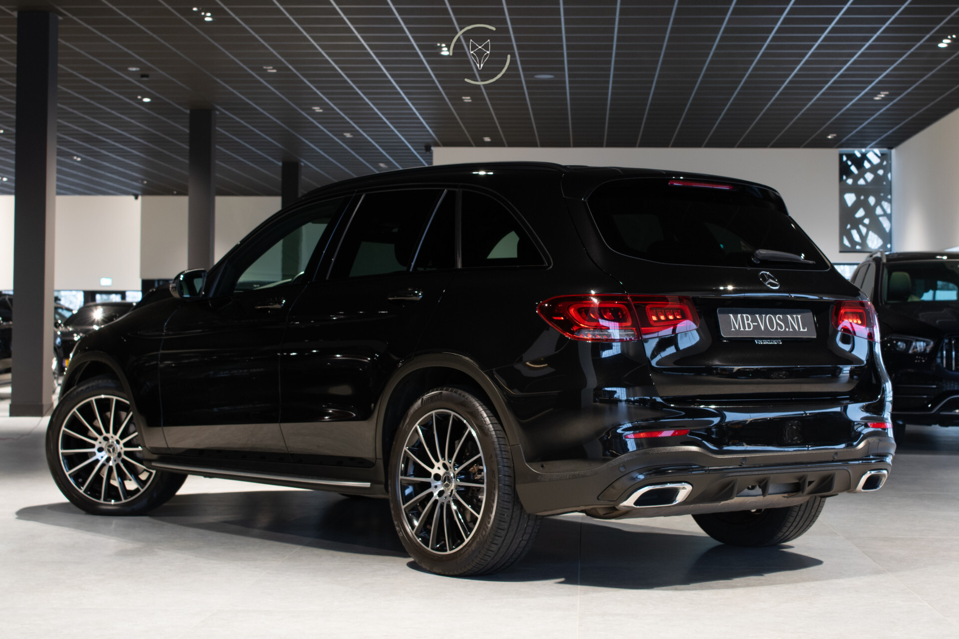 Mercedes-Benz GLC 200 4-M AMG Night | Panorama | 20" | Trekhaak | MBUX | Spoorpakket | Sfeerverlichting | Treeplanken | New Service Foto 2