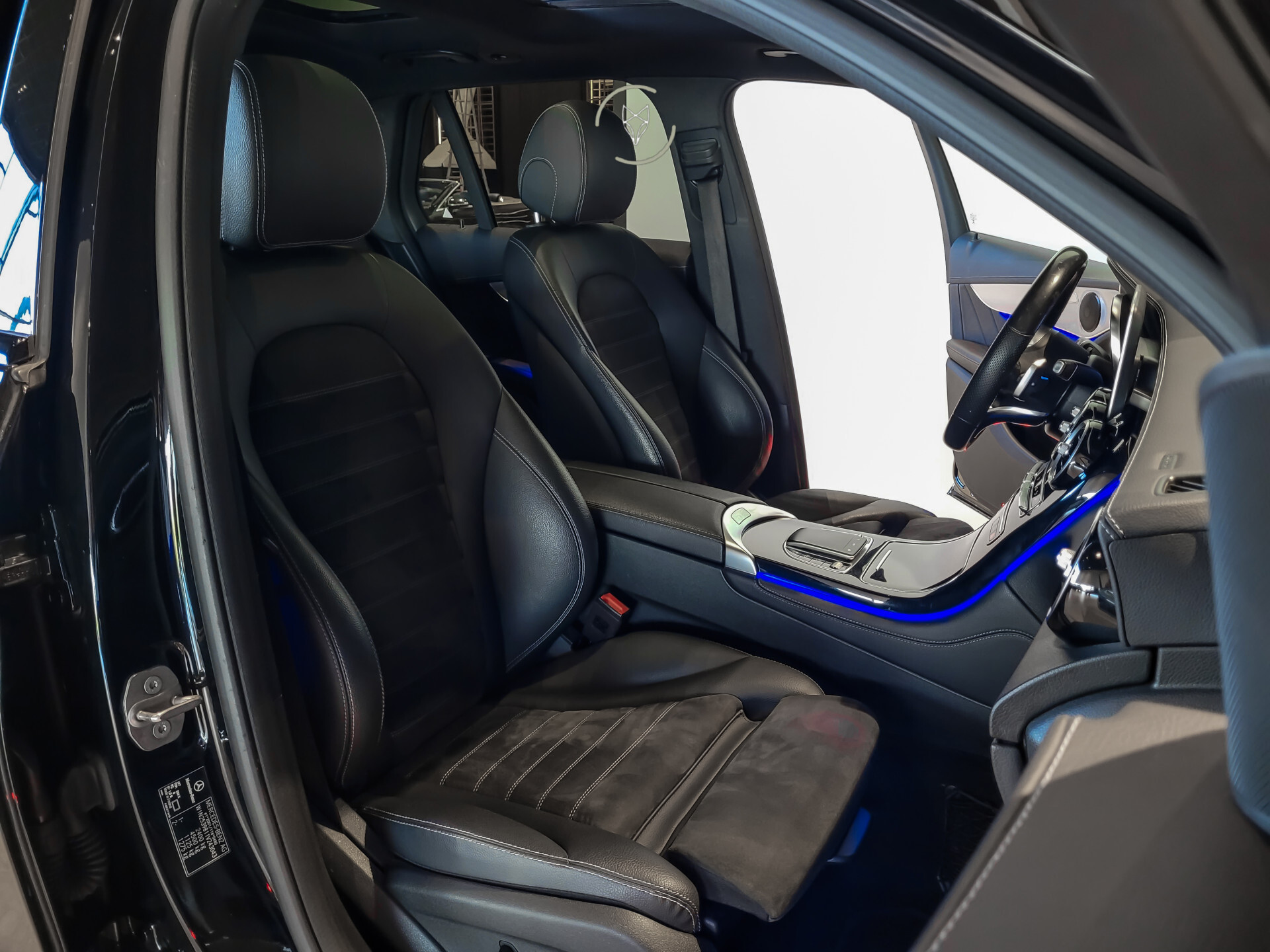 Mercedes-Benz GLC 200 4-M AMG Night | Panorama | 20" | Trekhaak | MBUX | Spoorpakket | Sfeerverlichting | Treeplanken | New Service Foto 28