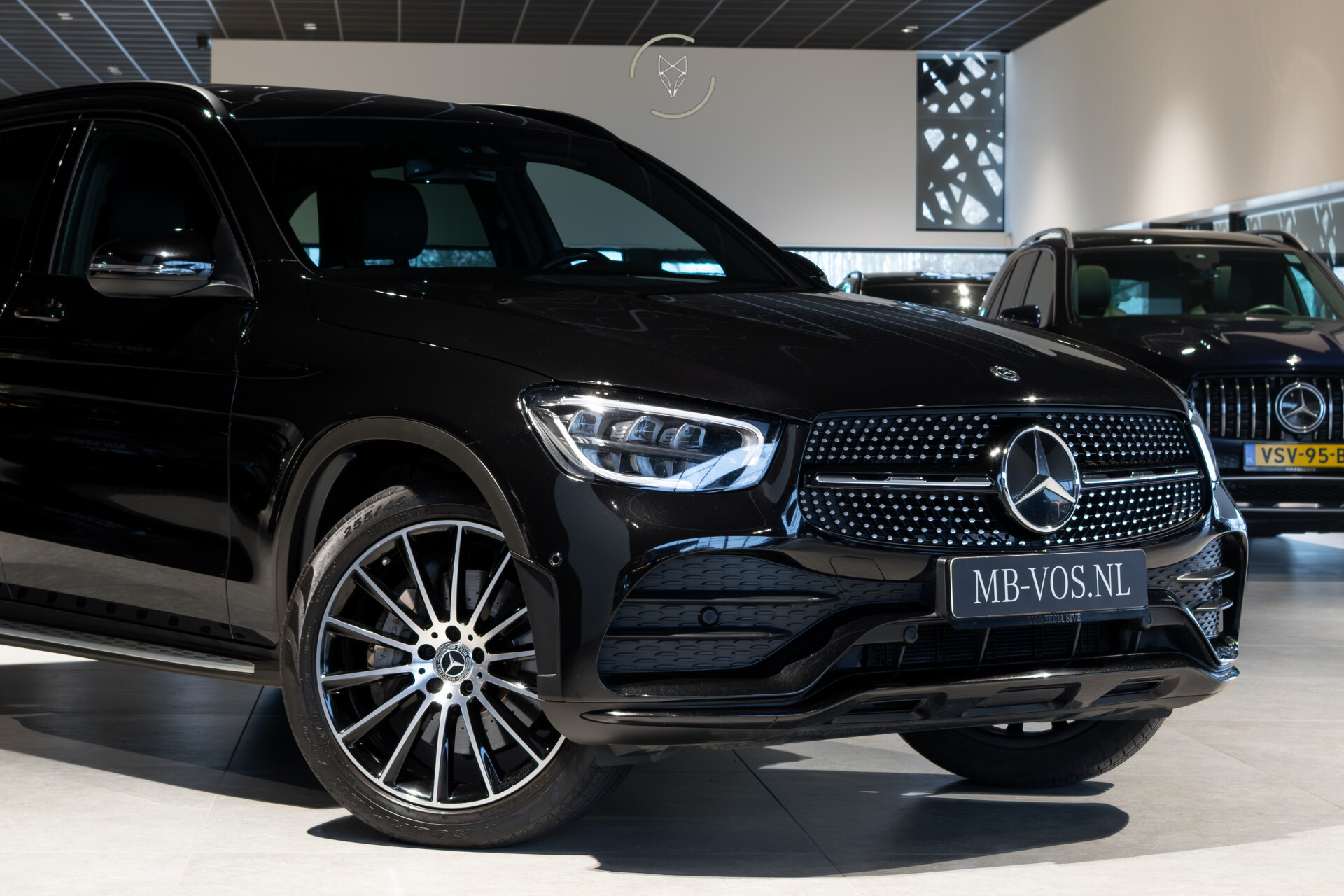 Mercedes-Benz GLC 200 4-M AMG Night | Panorama | 20" | Trekhaak | MBUX | Spoorpakket | Sfeerverlichting | Treeplanken | New Service Foto 6