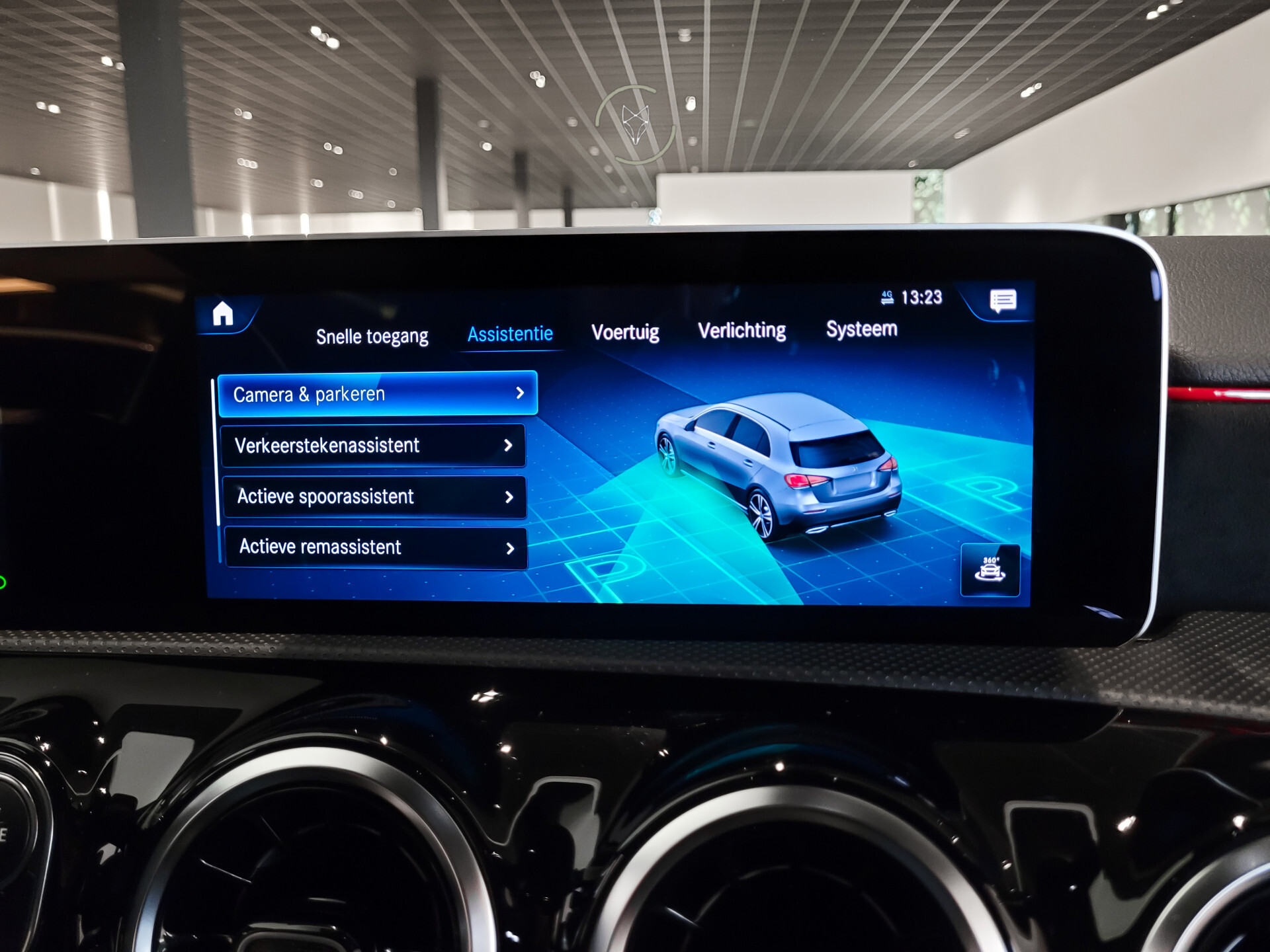 Mercedes-Benz A-Klasse 180 d AMG Night | Panorama | Widescreen | LED | MBUX Aut7 Foto 17