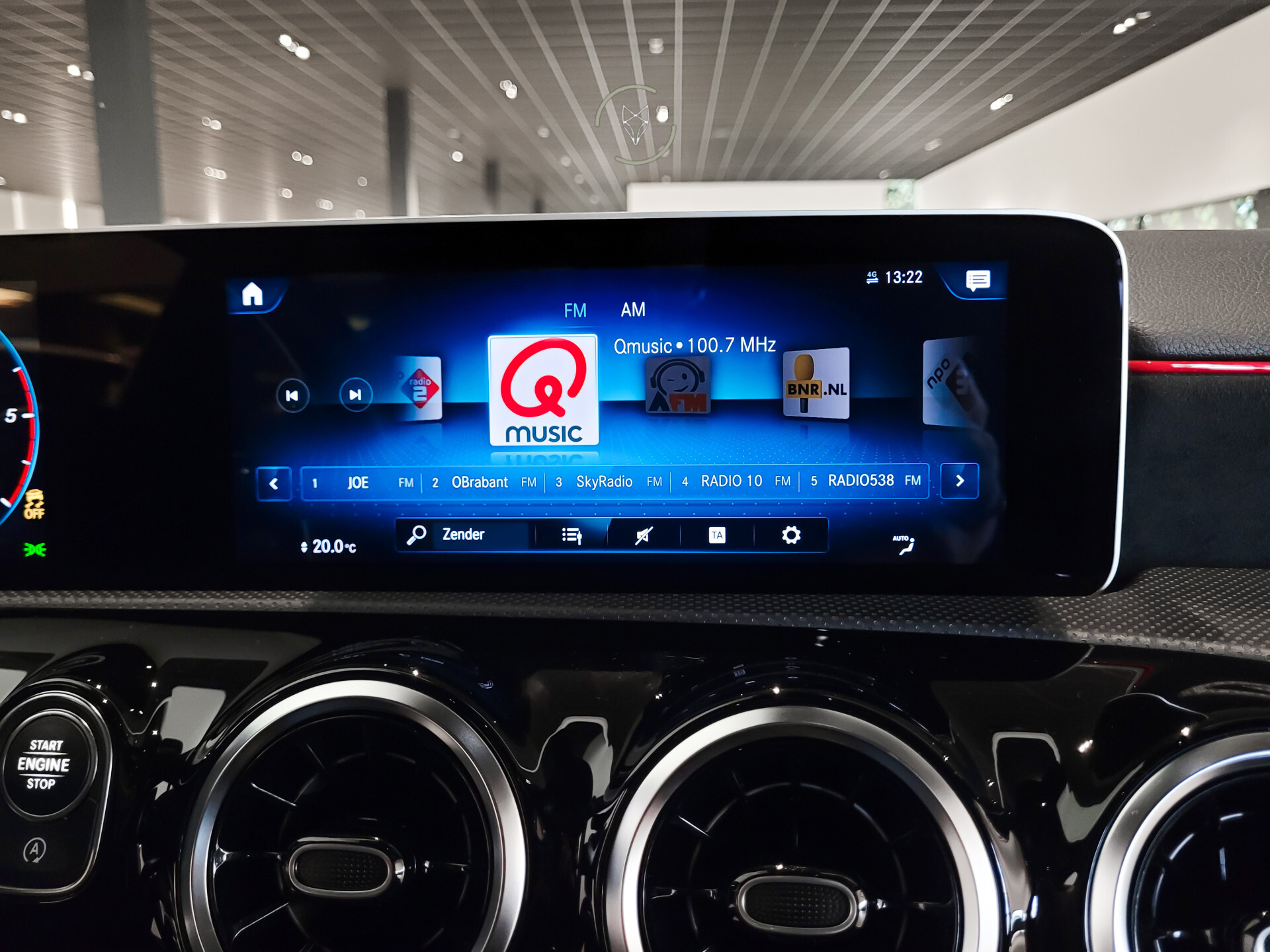 Mercedes-Benz A-Klasse 180 d AMG Night | Panorama | Widescreen | LED | MBUX Aut7 Foto 9