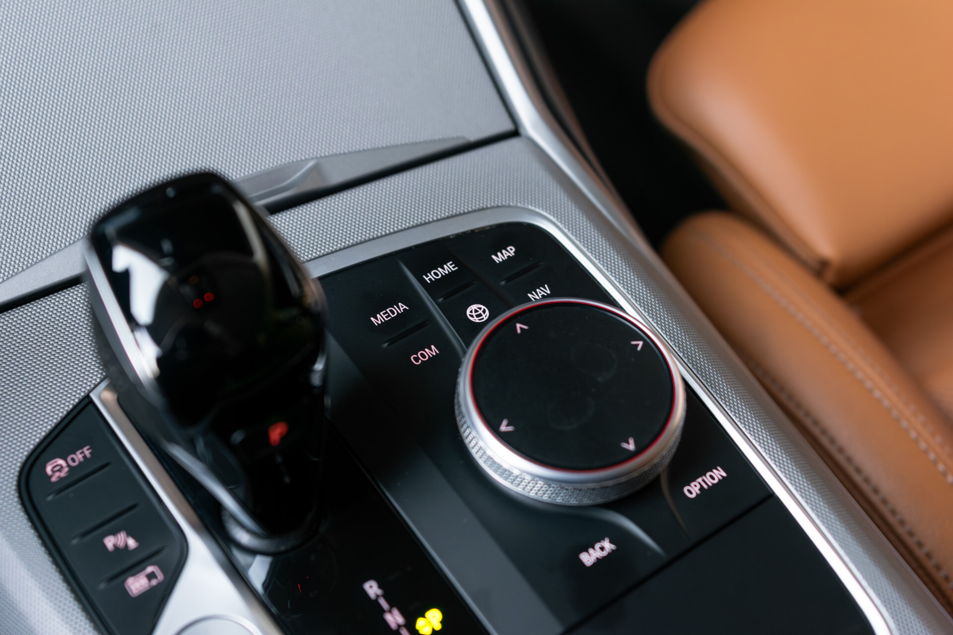 BMW 3 Serie Touring 330e Business Edition Plus Neem contact met ons op voor meer informatie Foto 35