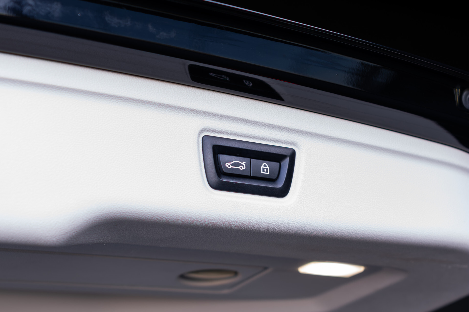 BMW 3 Serie Touring 330e Business Edition Plus Neem contact met ons op voor meer informatie Foto 42