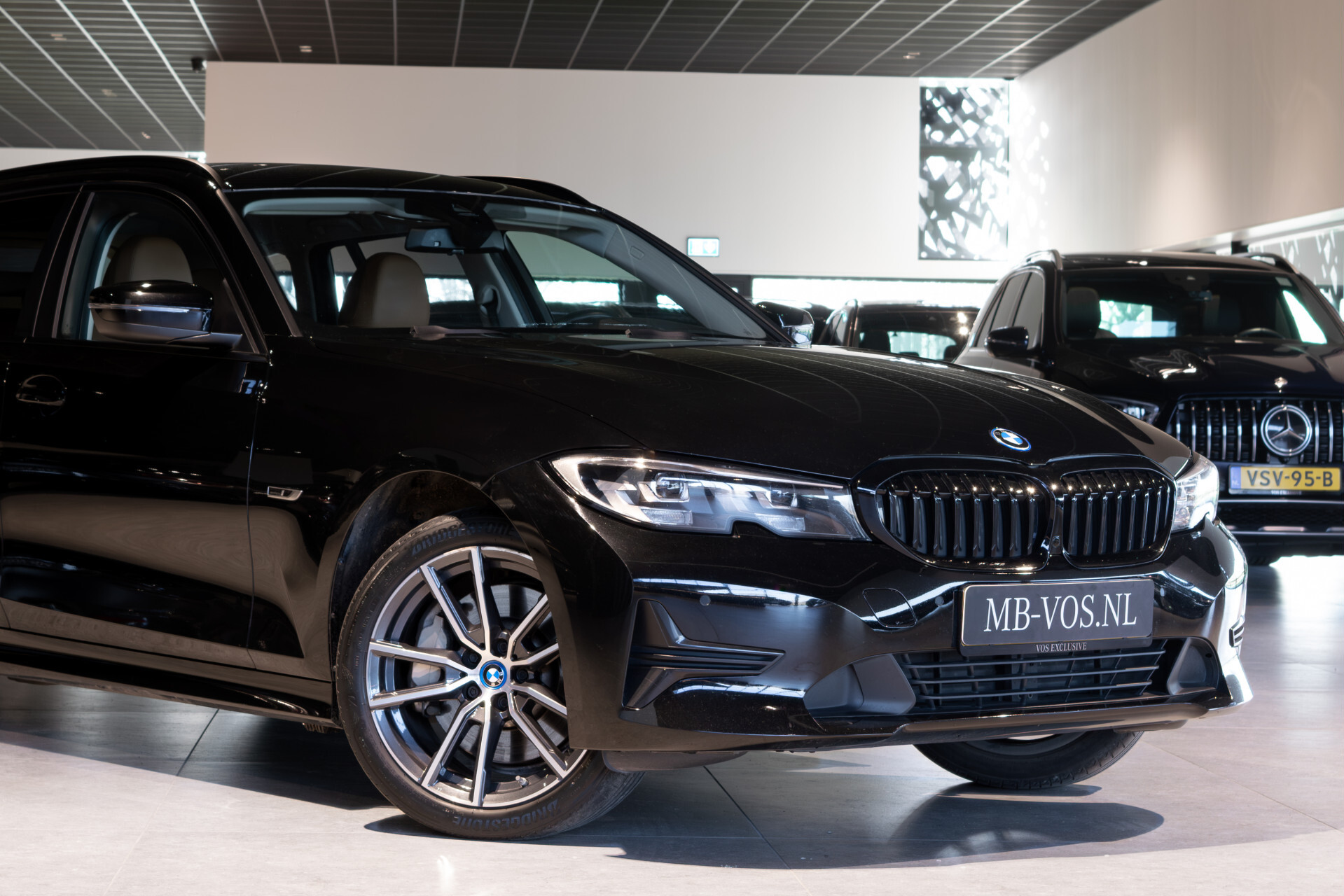 BMW 3 Serie Touring 330e Business Edition Plus Neem contact met ons op voor meer informatie Foto 44