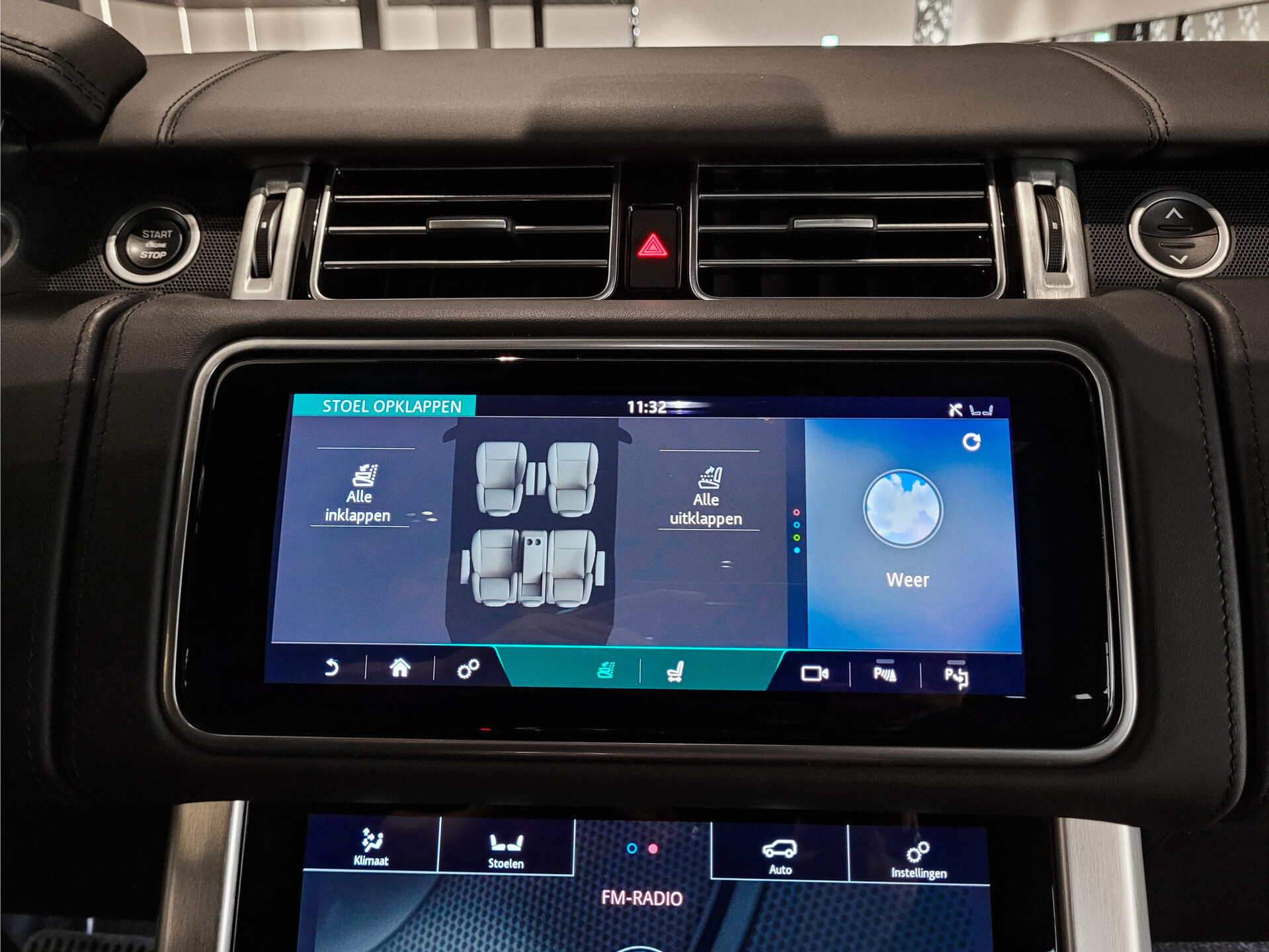 Land Rover Range Rover 4.4 SDV8 Autobiography SVO | Full options | volledig historie | NL auto Foto 19