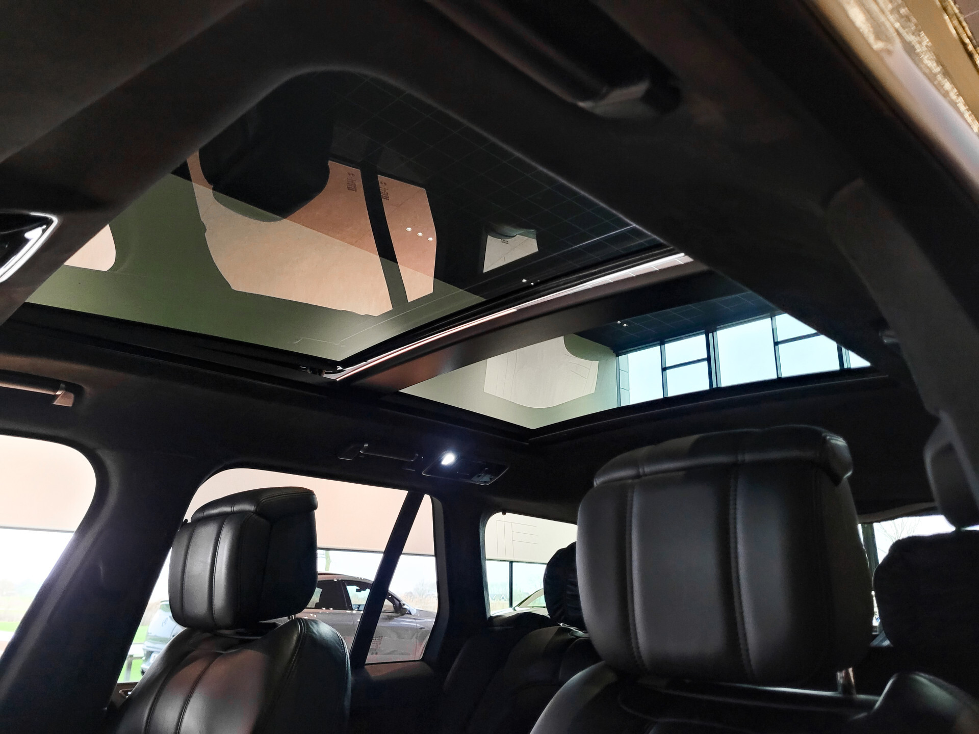 Land Rover Range Rover 4.4 SDV8 Autobiography SVO | Full options | volledig historie | NL auto Foto 44