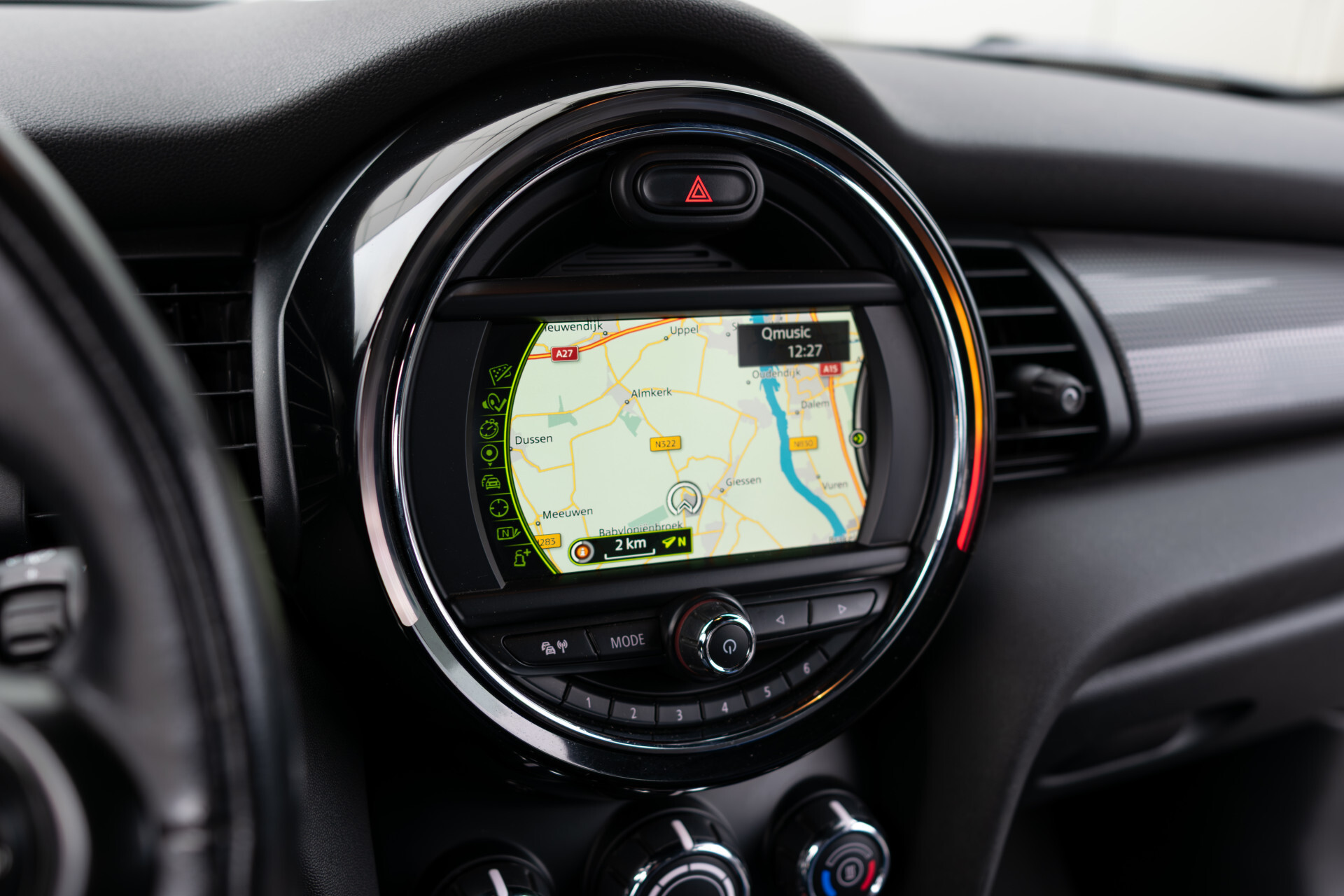 MINI Mini 1.5 Cooper Serious Business Automaat Keyless | Gr-Navi | LED | CC | PDC | Volledige historie Foto 17