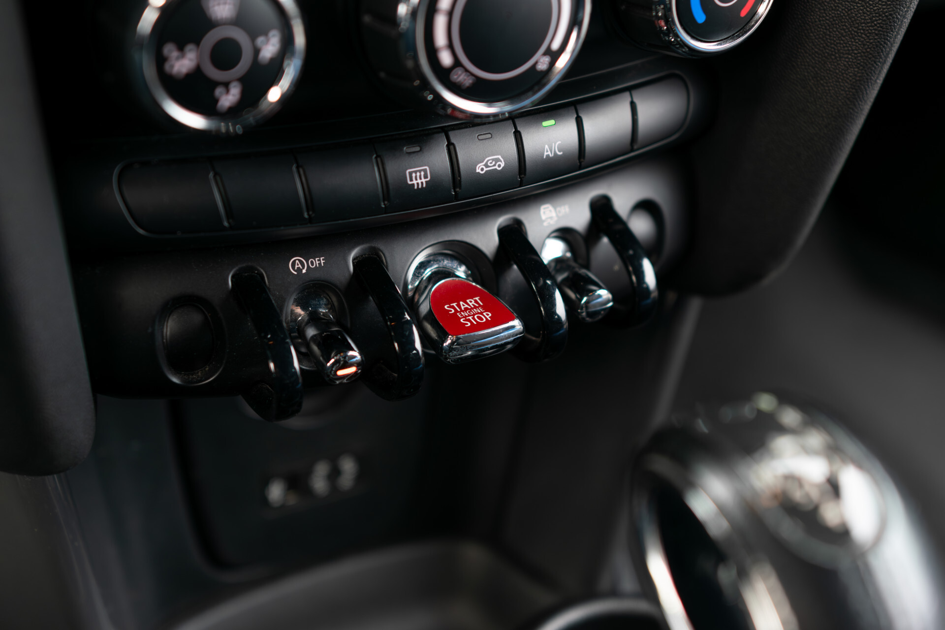 MINI Mini 1.5 Cooper Serious Business Automaat Keyless | Gr-Navi | LED | CC | PDC | Volledige historie Foto 26